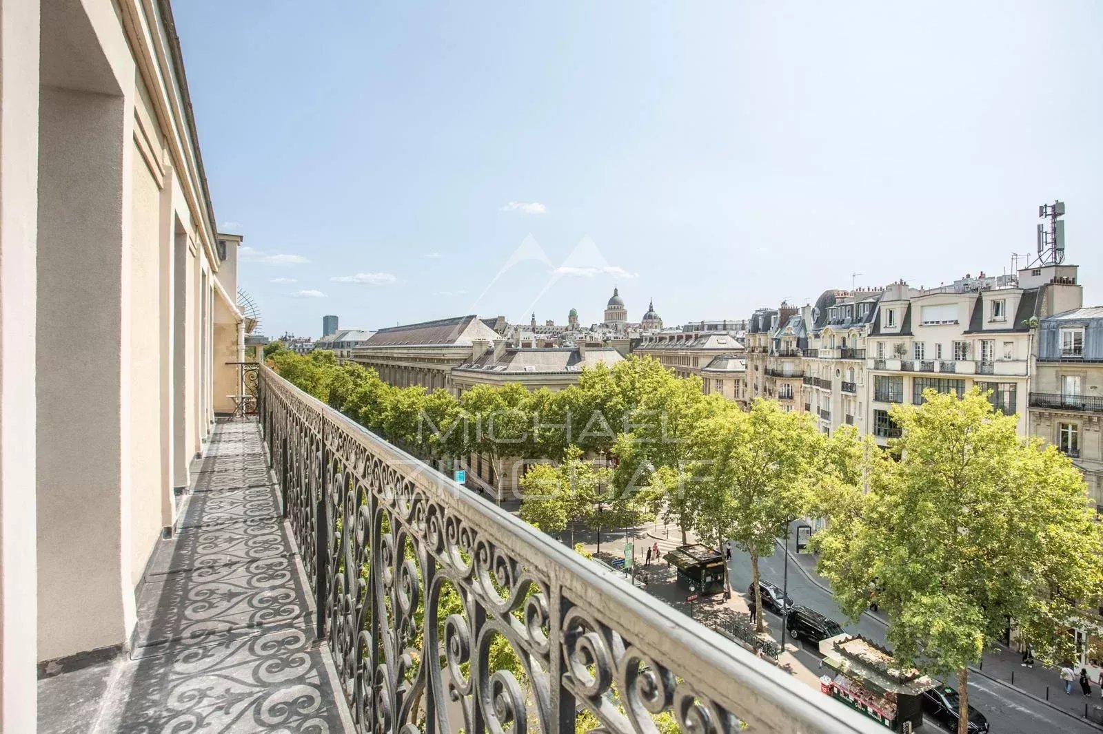 To sell - 3 Mastersuites - Perfect condition  - Odéon