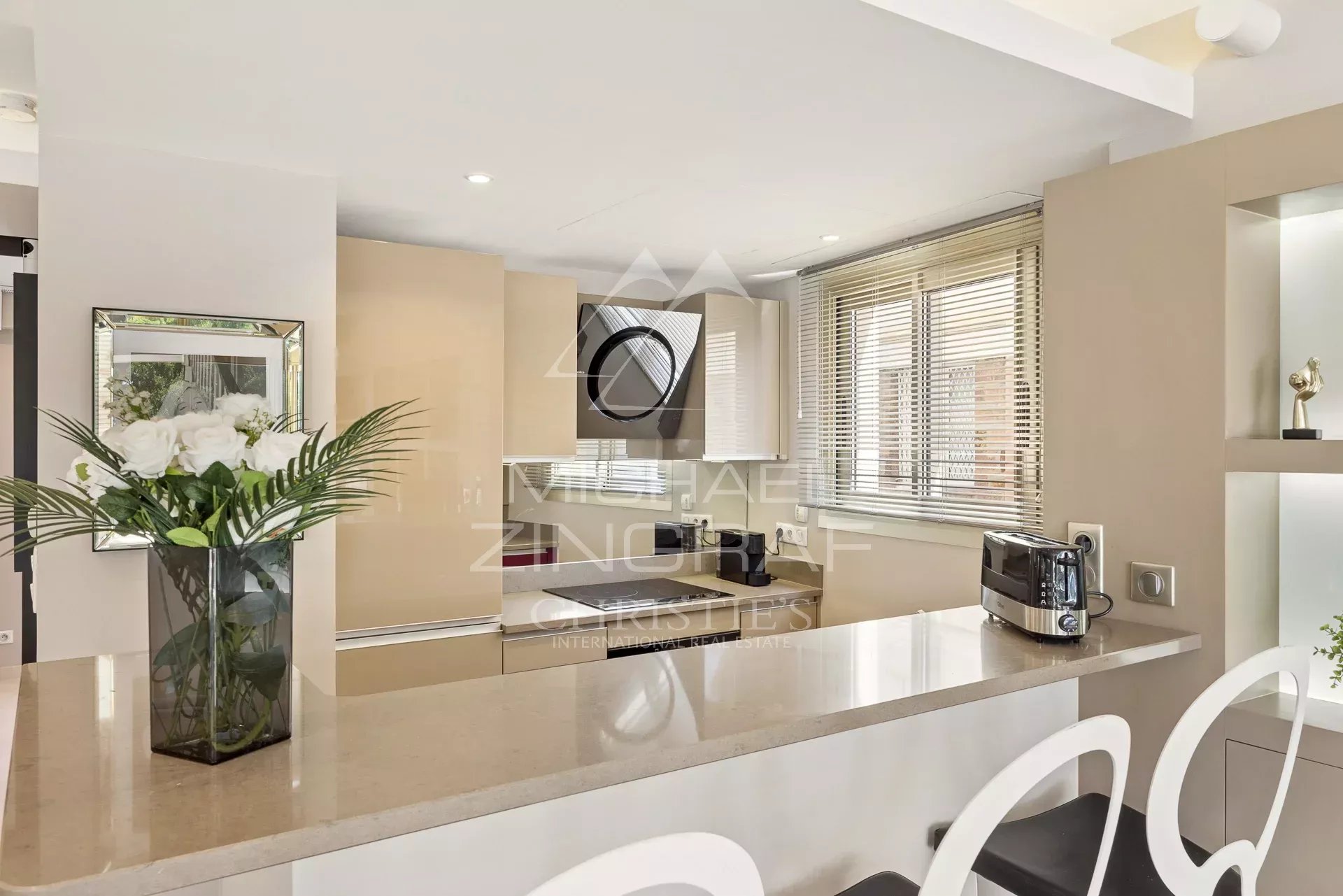 Cannes - Croisette - Renovierte 3-Zimmer-Wohnung
