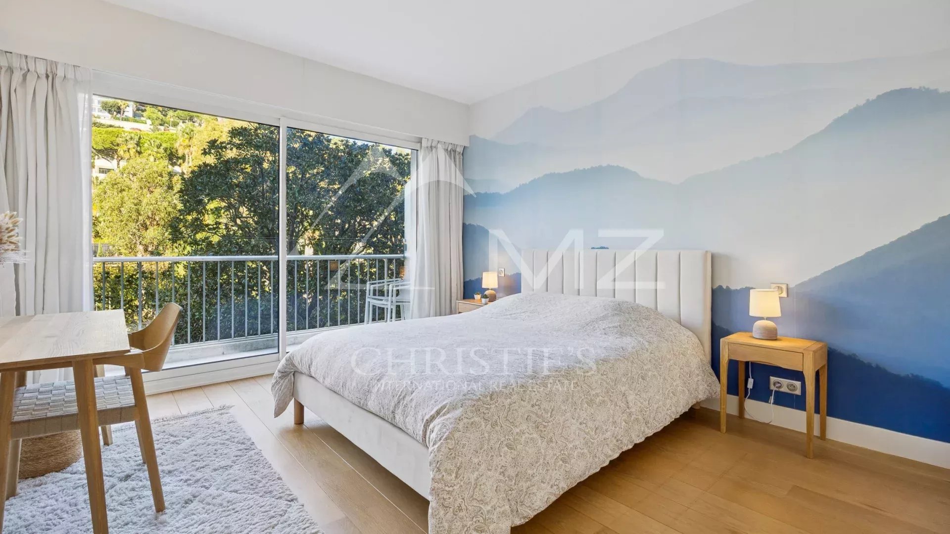 Hervorragende 4-Zimmer-Wohnung in einer prestigeträchtigen Residenz