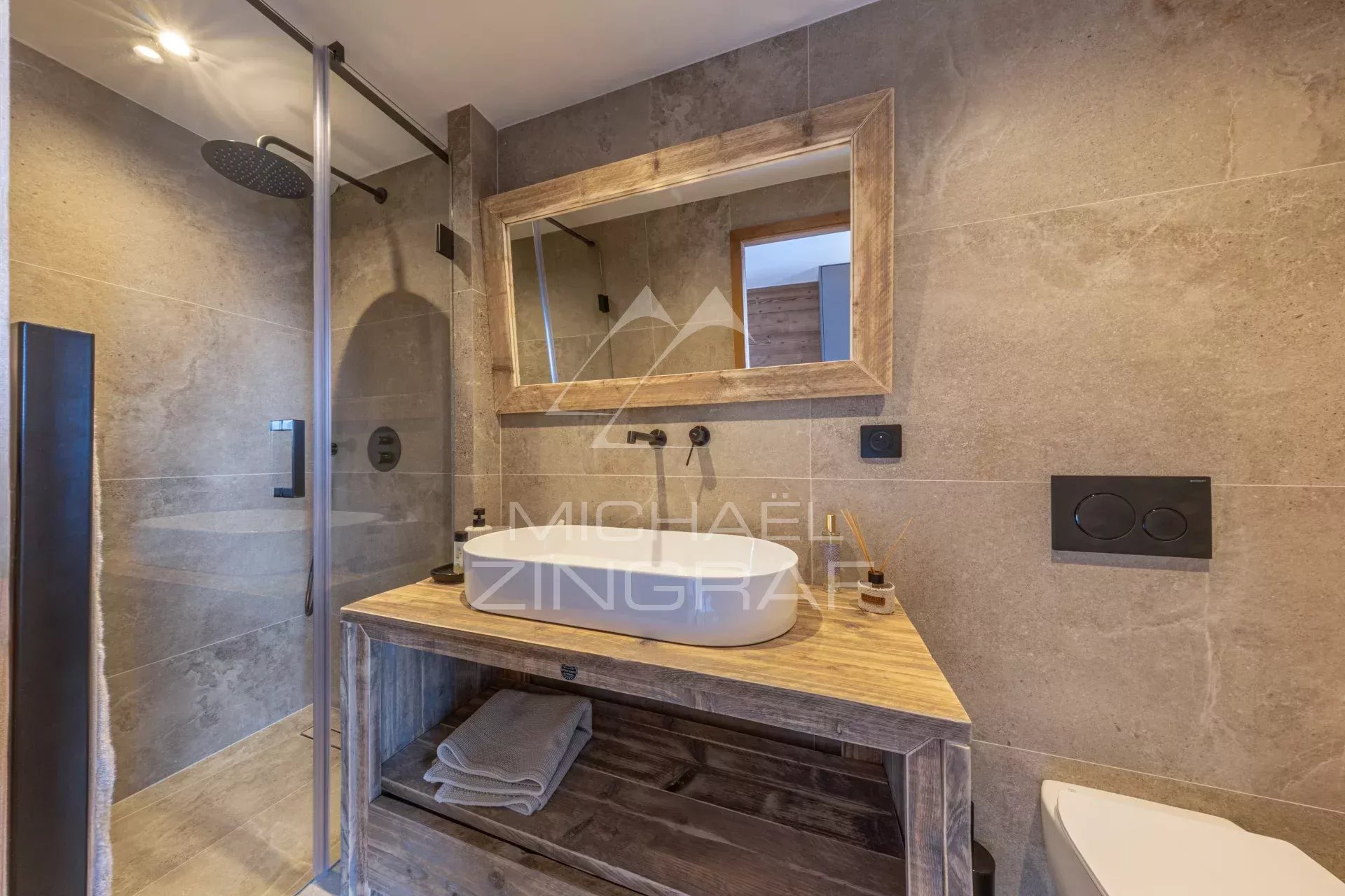Renovated penthouse flat in Rochebrune – Four bedrooms – Panoramic views