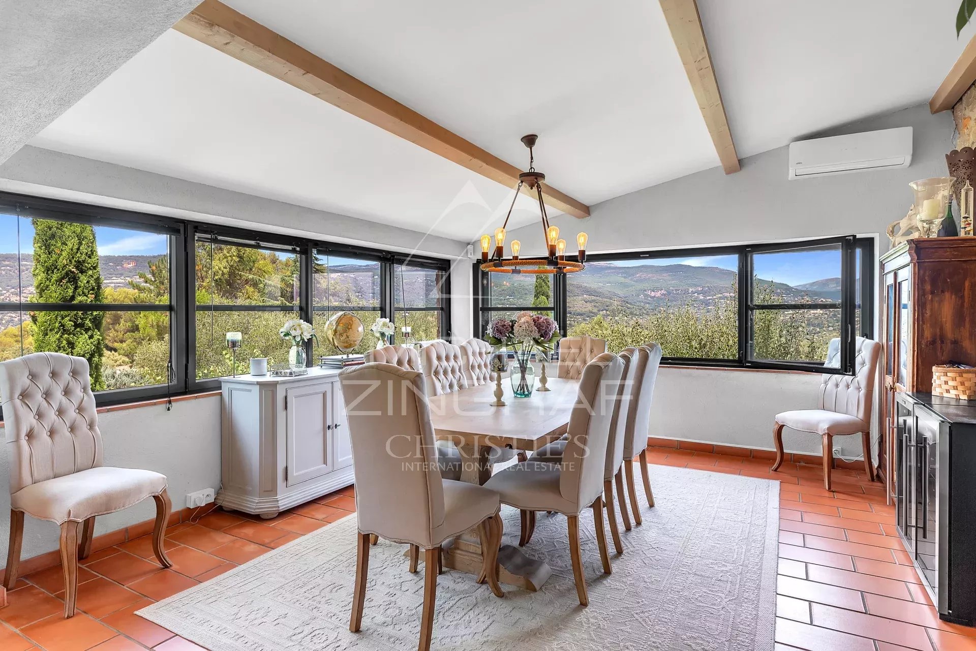 Steinernes Anwesen mit 360° Rundumblick