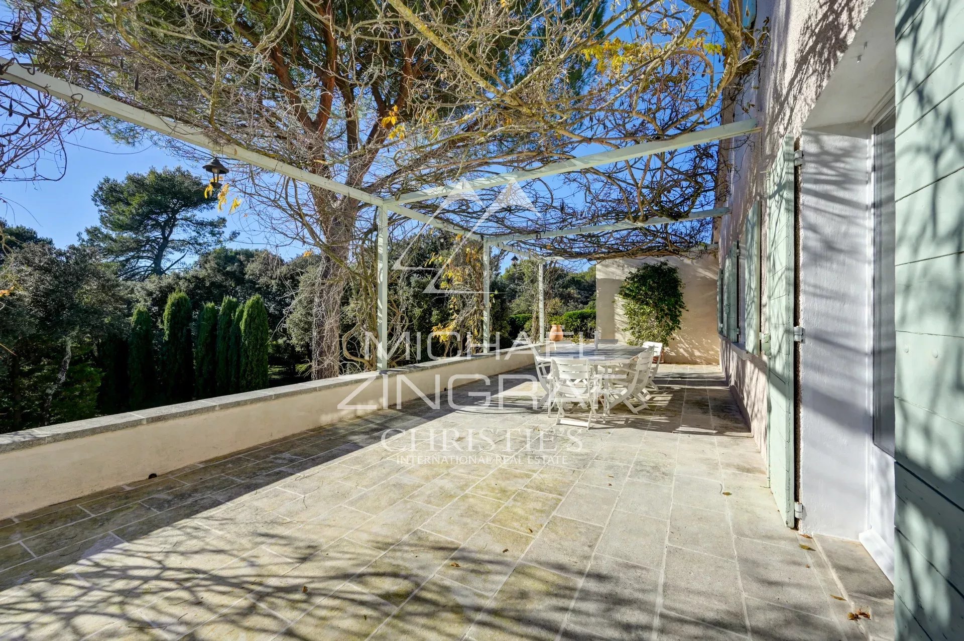 House in an exceptional setting 20 km from Aix-en-Provence