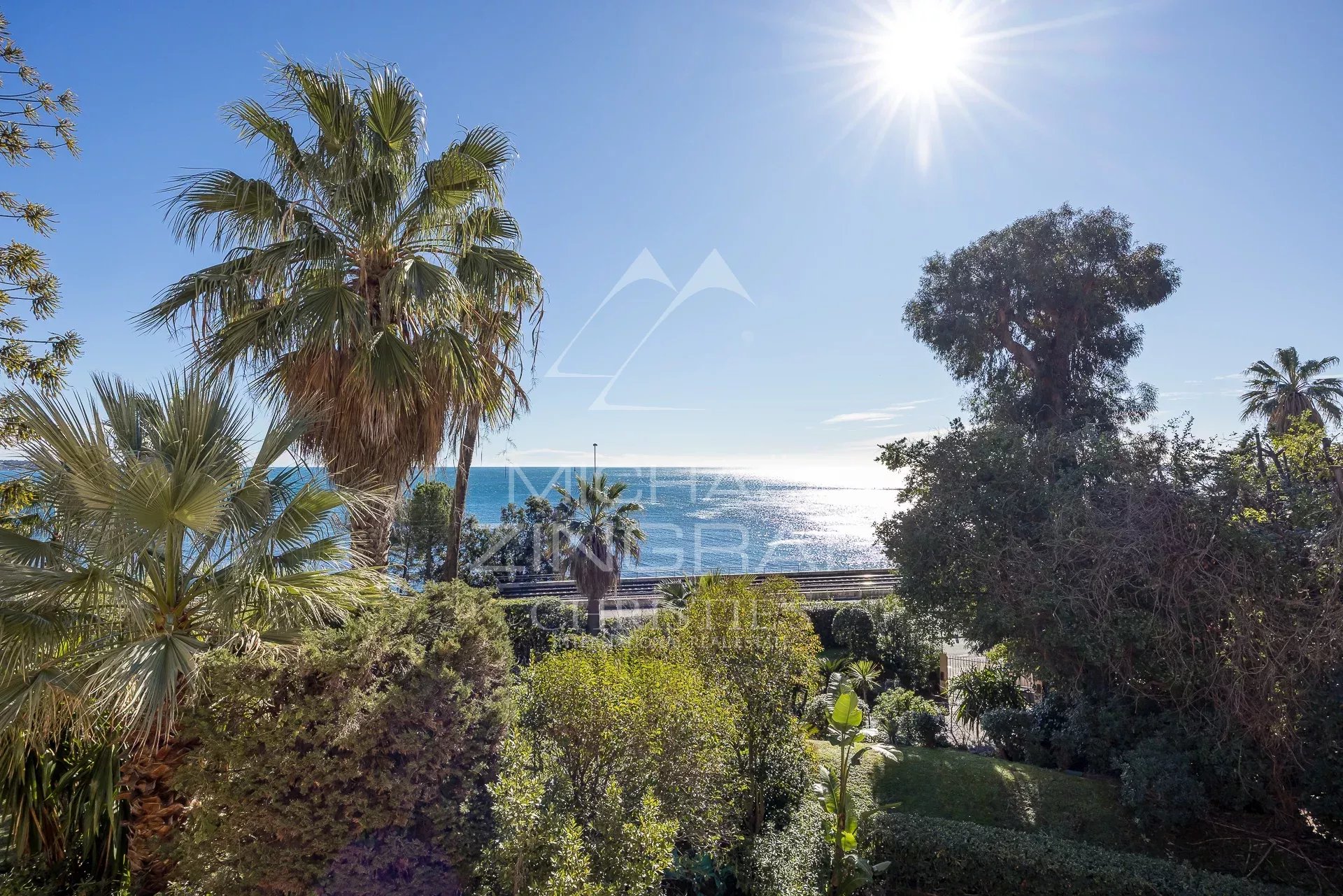 Cannes et Golfe-Juan – Vue mer imprenable et accès direct à la mer