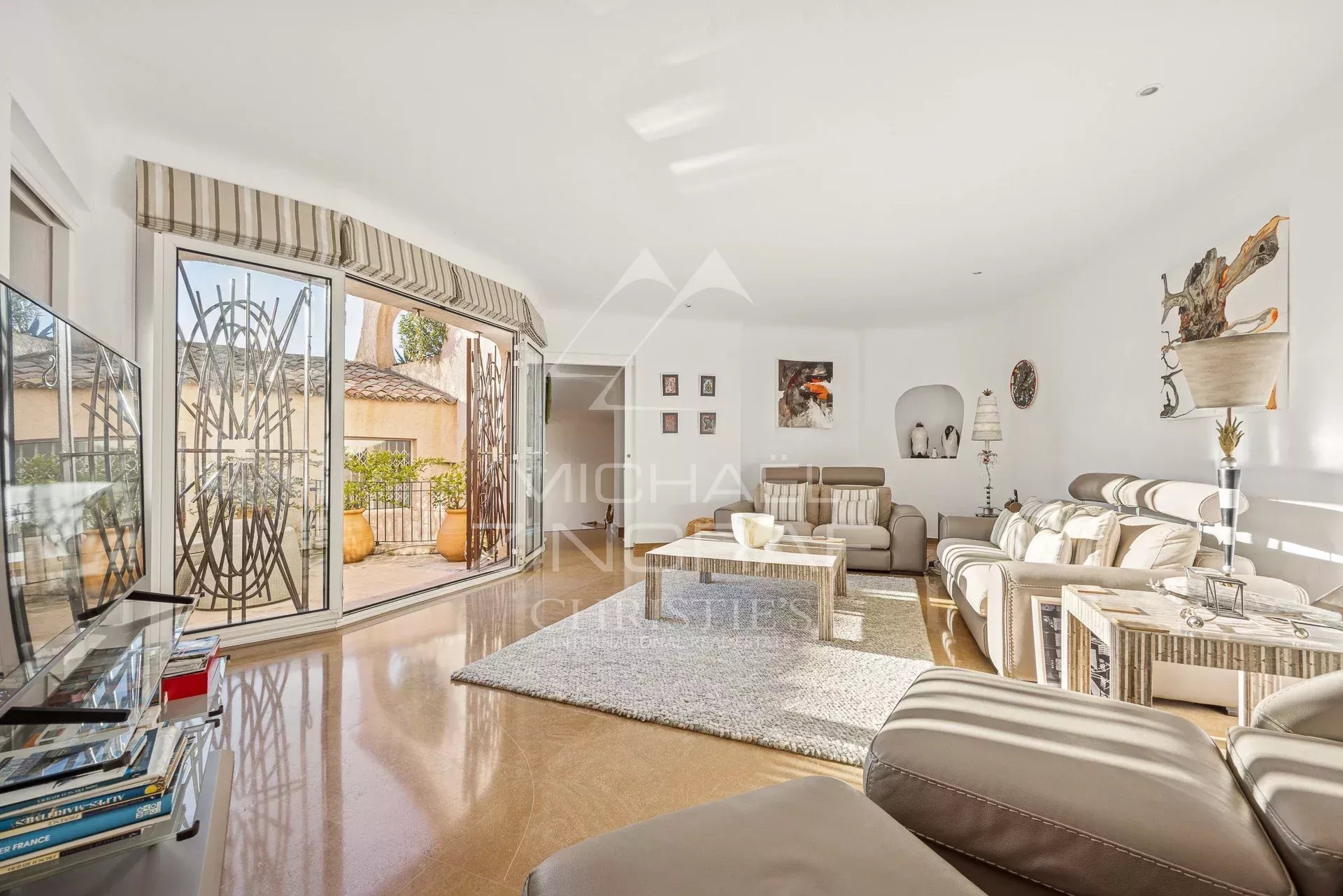 EXKLUSIV – Cannes Höhen