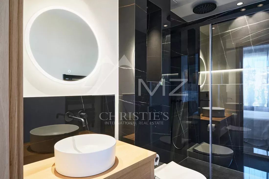 CANNES LA CROISETTE SPLENDIDE APPARTEMENT RENOVE 3 CHAMBRES VUE MER