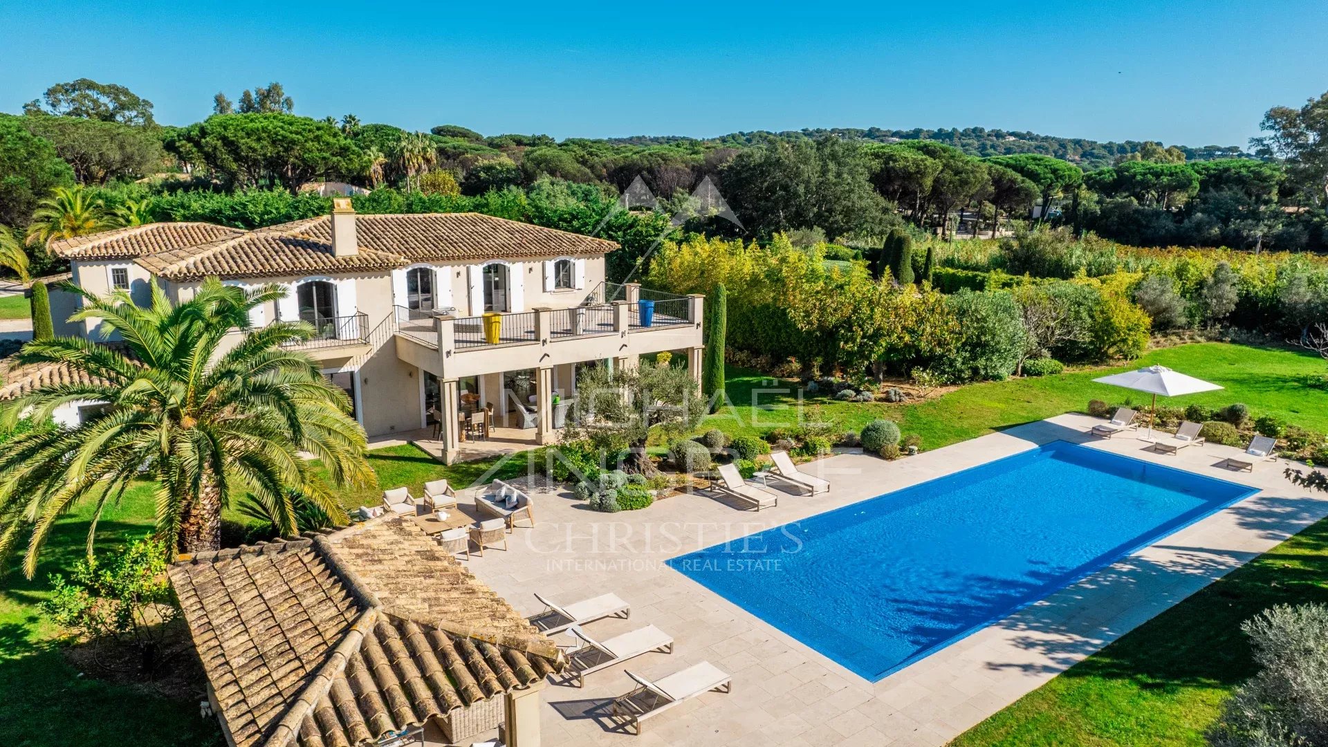 Superbe villa contemporaine à Ramatuelle – Vue dégagée, exposition plein sud