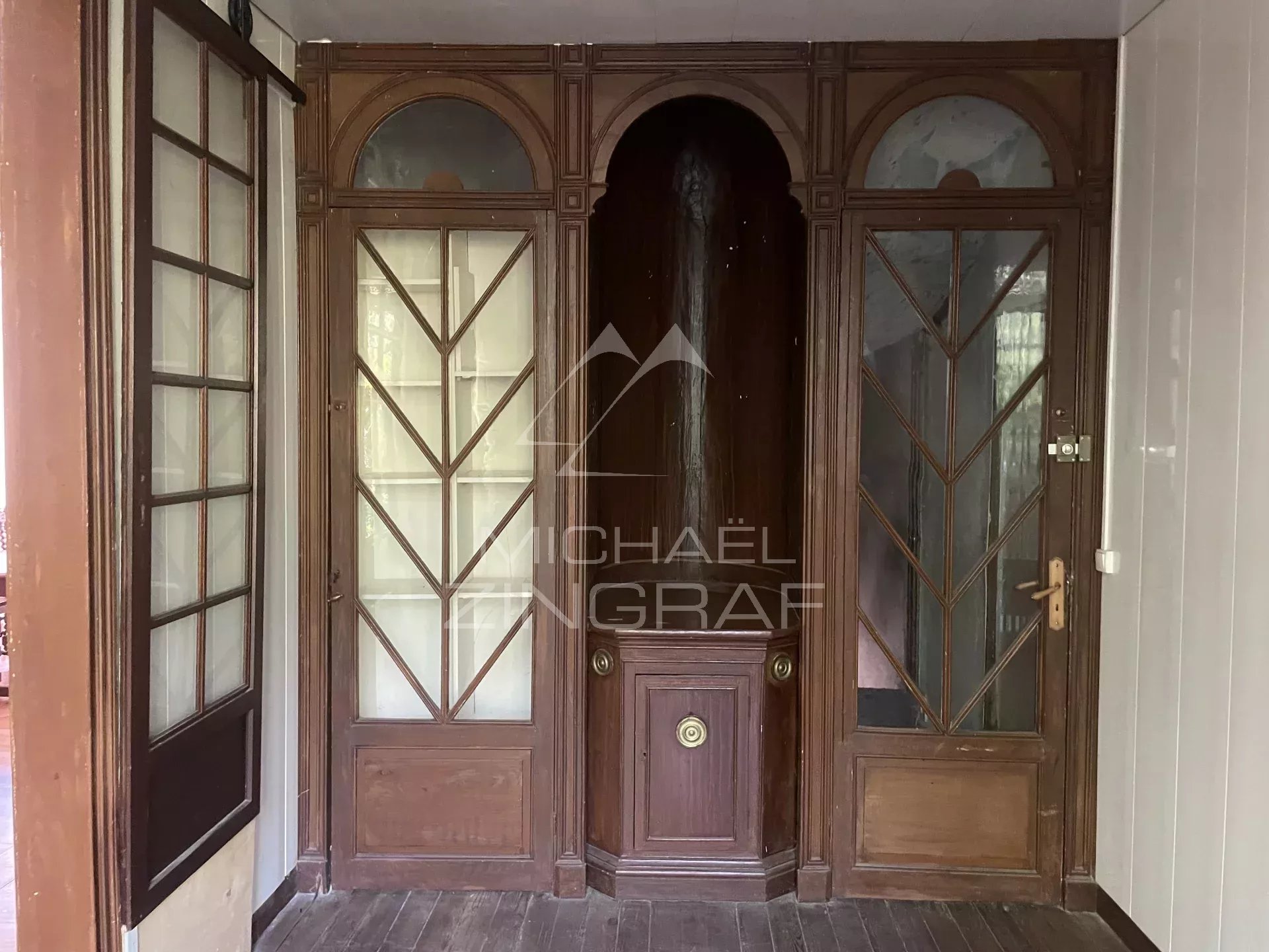 Maison Emblématique à rénover dans le quartier prisé de la ville de Printemps