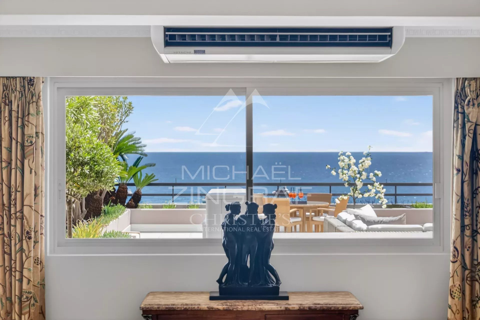 EXCLUSIVITE-CANNES APPARTEMENT D'EXCEPTION  DANS UNE RESIDENCE DE STANDING