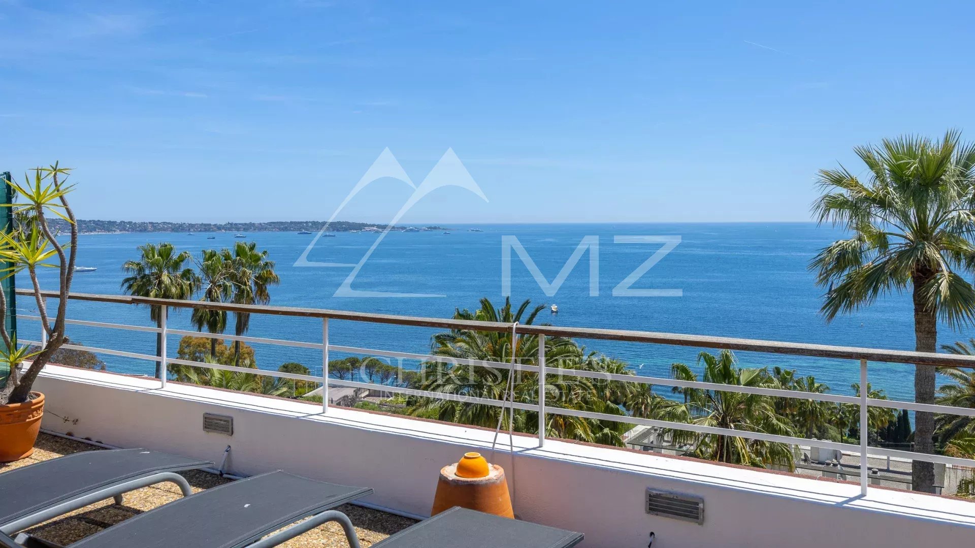 Apartment with High Potential in the Sought-After California District