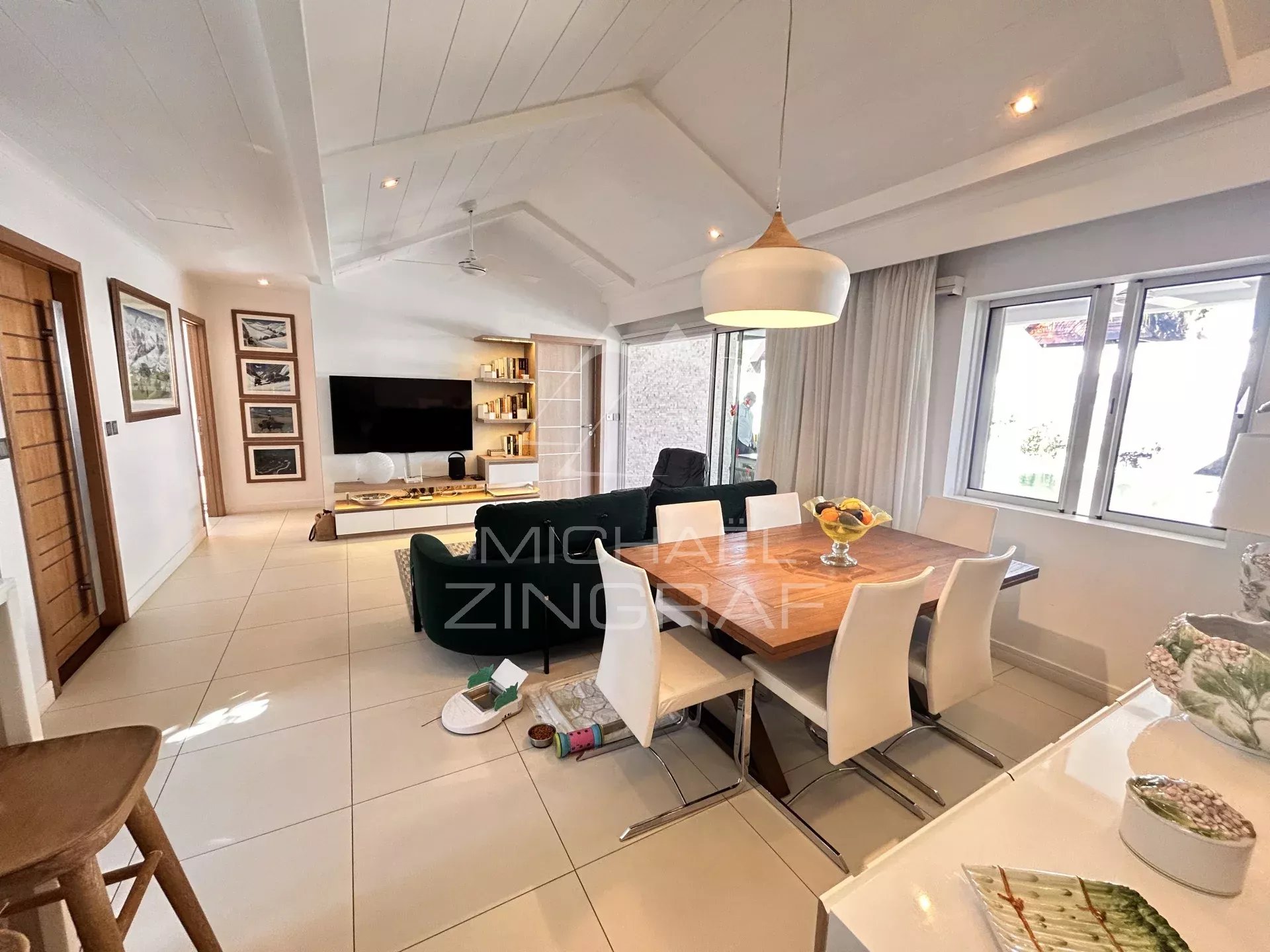 Villa située dans une résidence sécurisée à Grand Baie