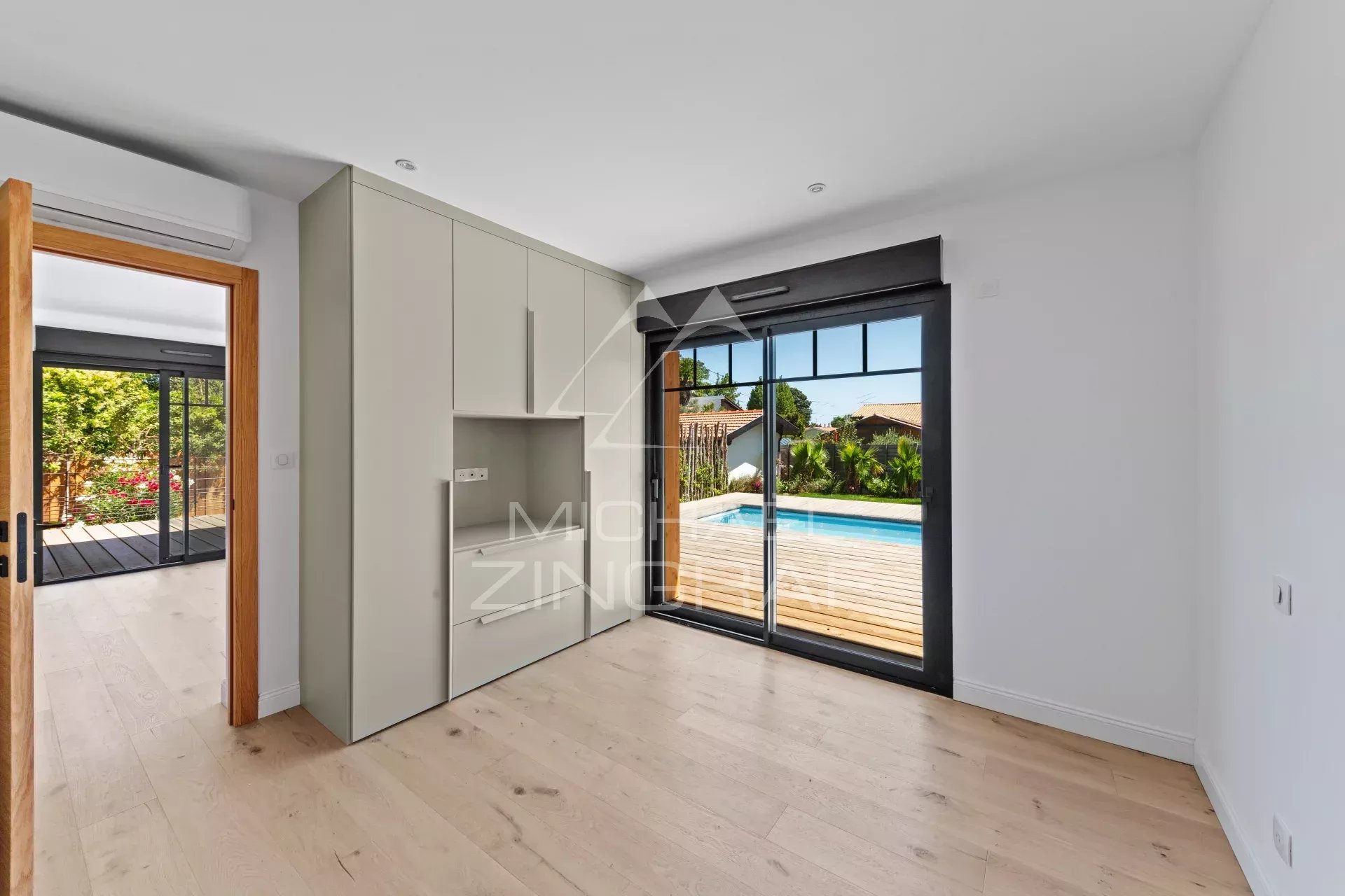 Renovierte Villa mit ebenerdigem Grundriss - beliebte Gegend