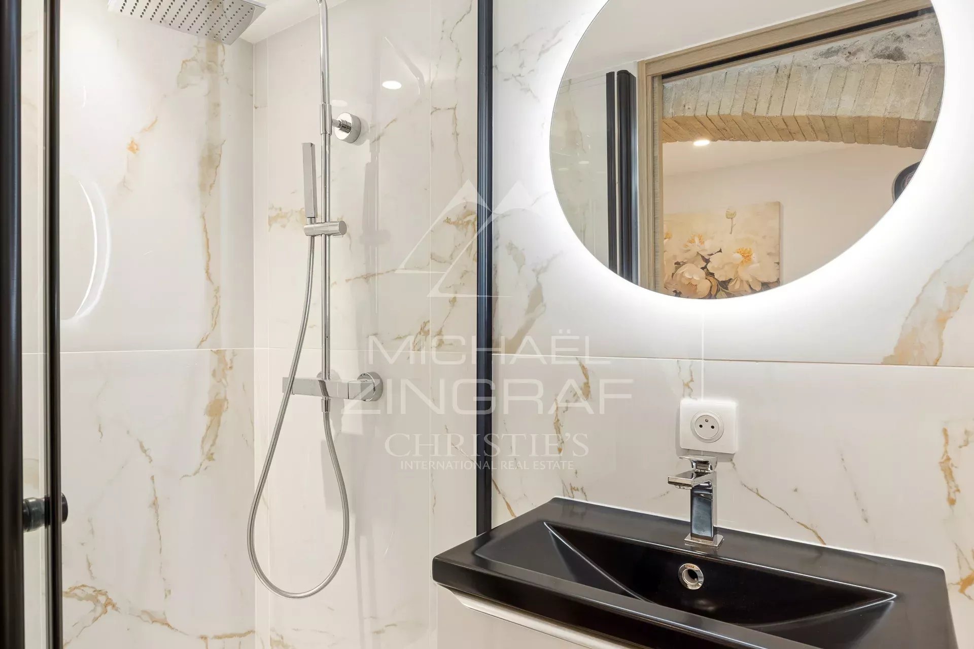 Duplex de charme au cœur du Vieil Antibes