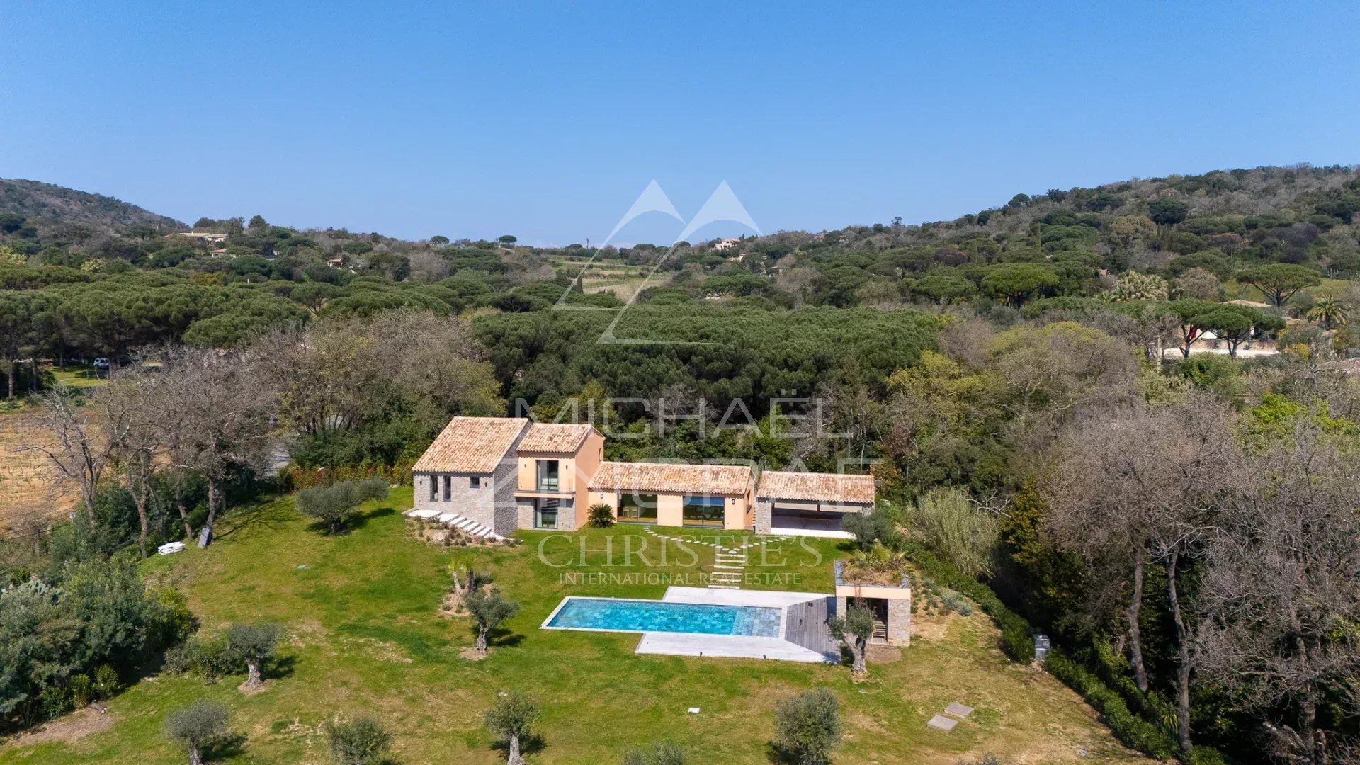 Superbe propriété offrant une vue panoramique sur Ramatuelle