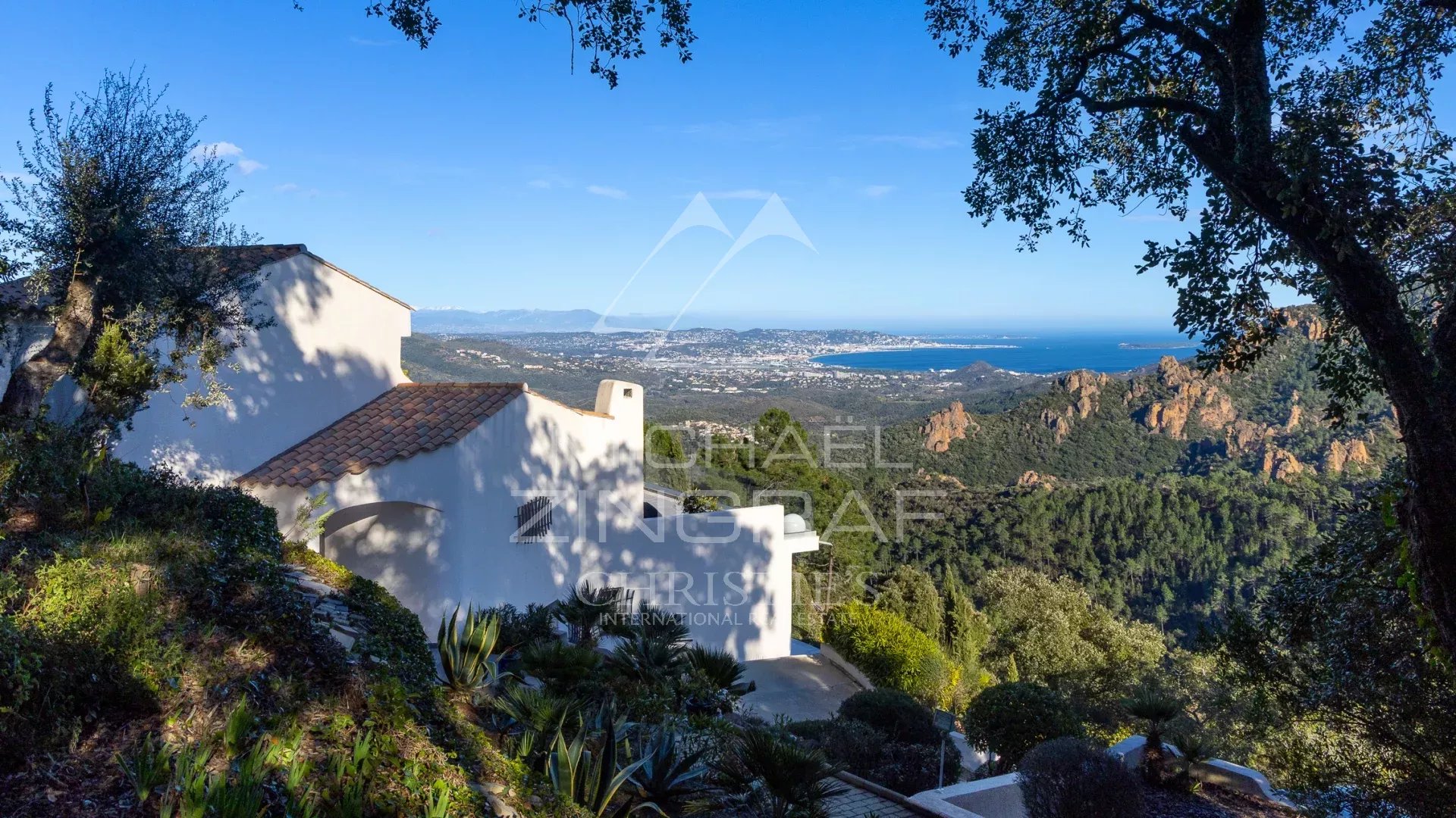 Propriété vue mer dans un domaine privé