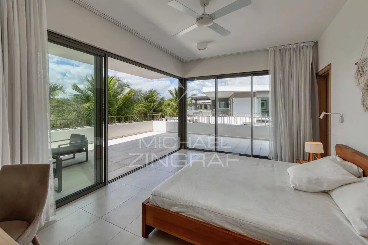 Penthouse with Golf View – Mont Choisy