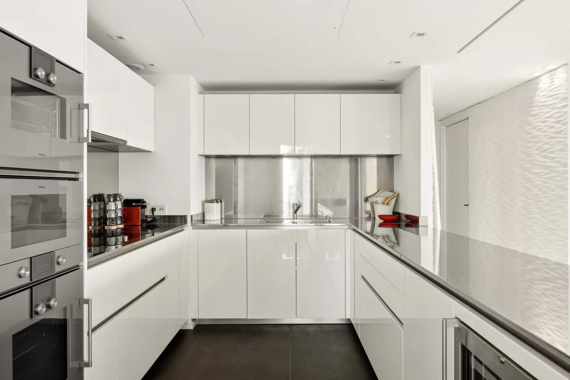 Luxury apartment with sea view and exceptional wellness facilities