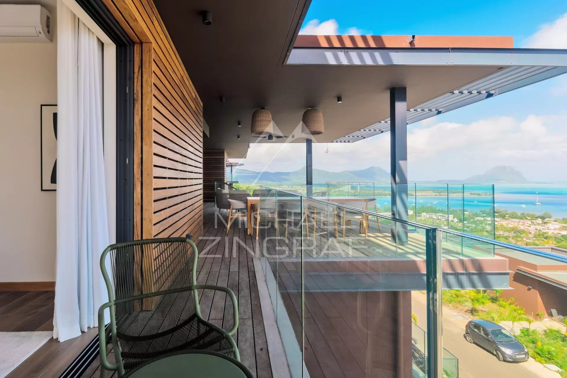 Puppen 5 -Bedroom Villa - Black Riviere