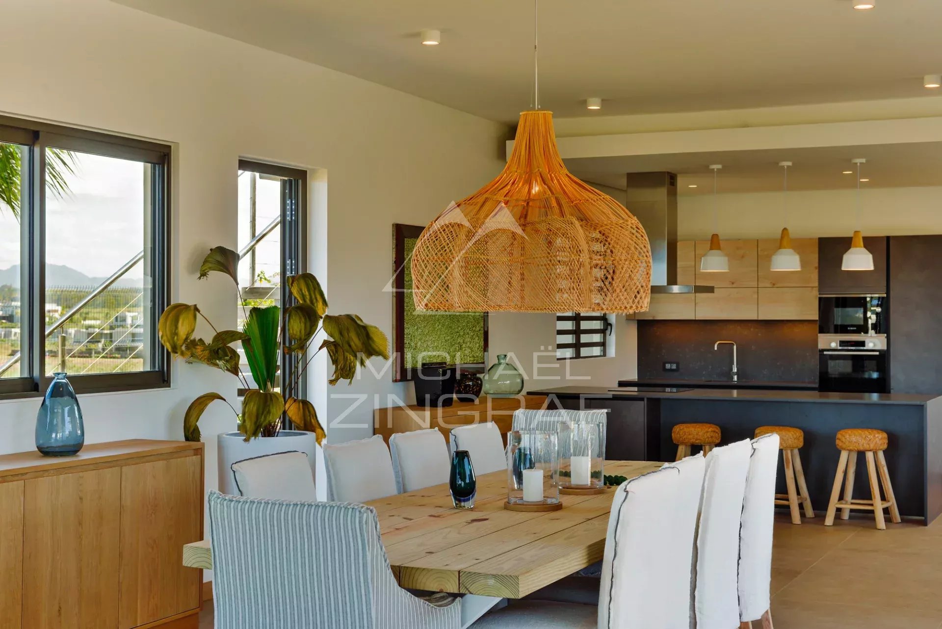 Villa de luxe avec vue sur la mer dans un domaine de golf prestigieux