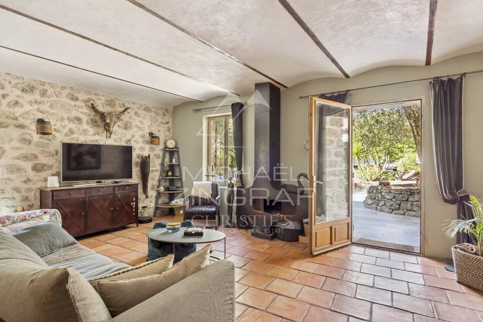 Ancienne bergerie rénovée au calme absolu