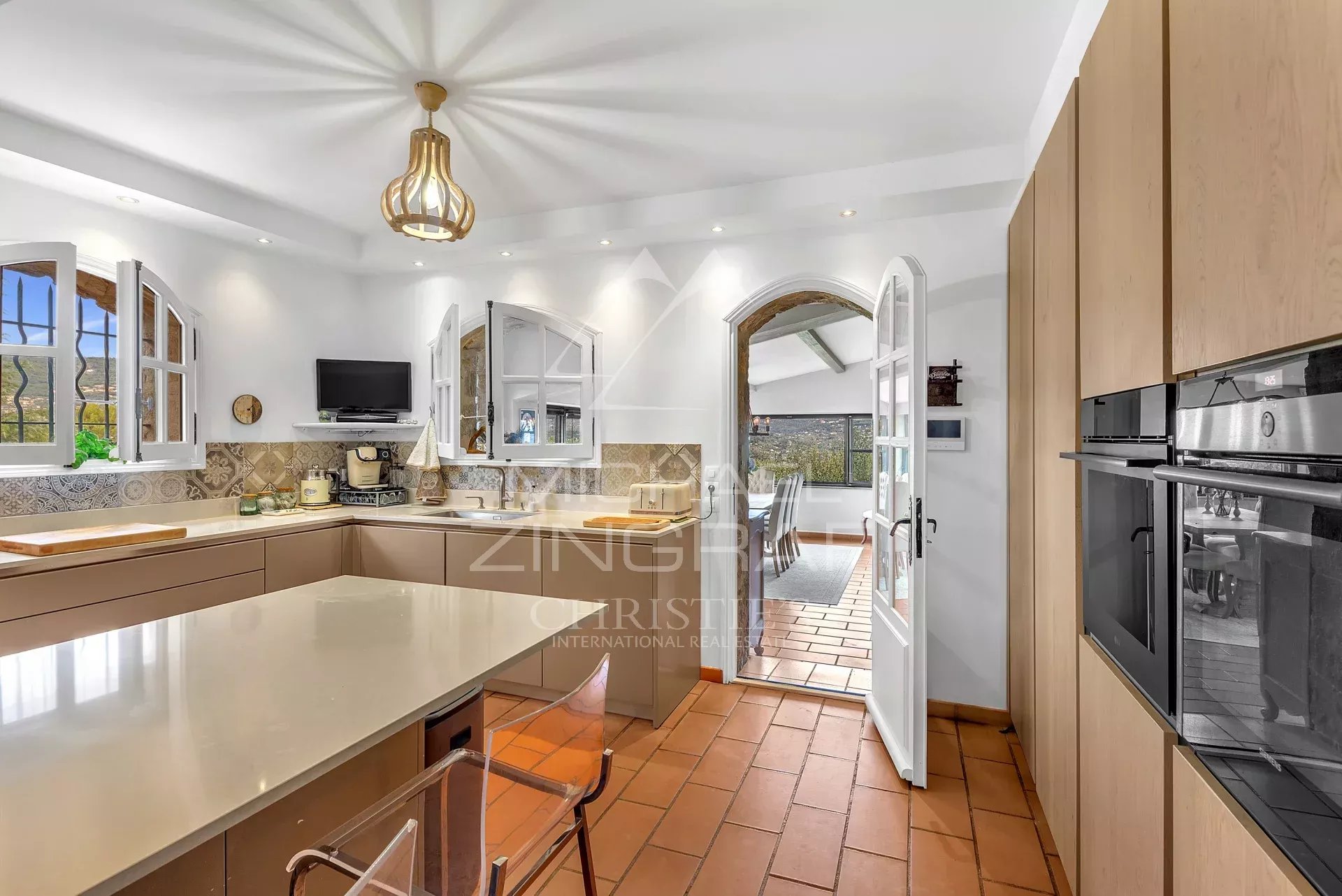 Steinernes Anwesen mit 360° Rundumblick