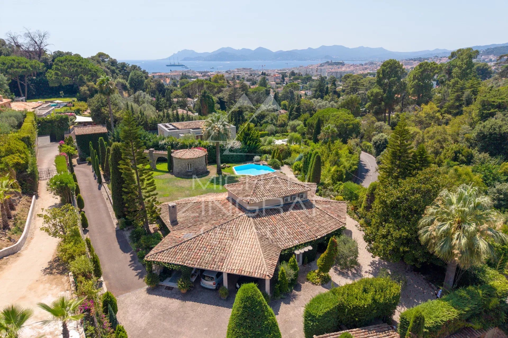 Cannes - Basse Californie - Vue dégagée mer et Estérel