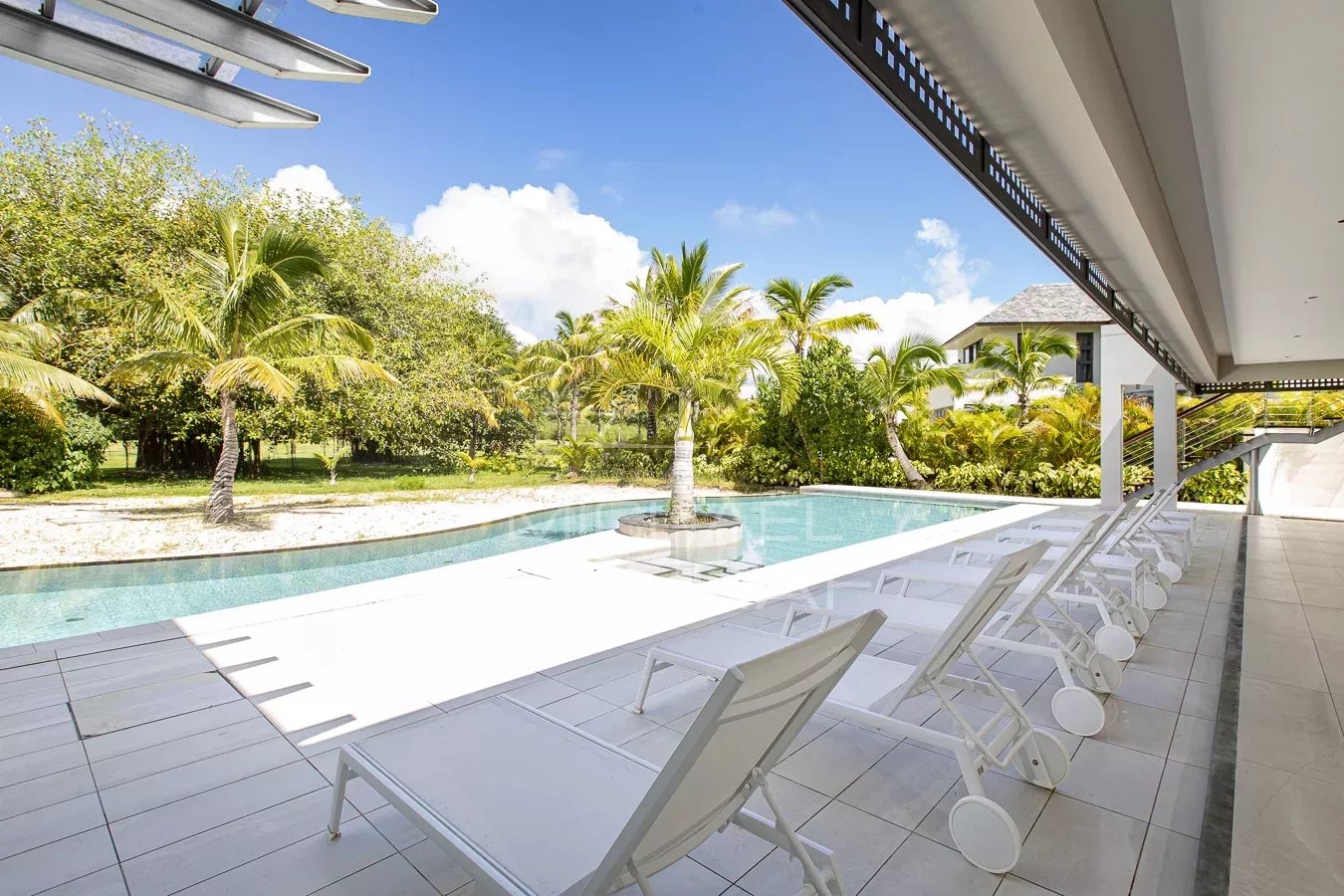 Außergewöhnliche Villa im Herzen des Wohnviertels The Gardens