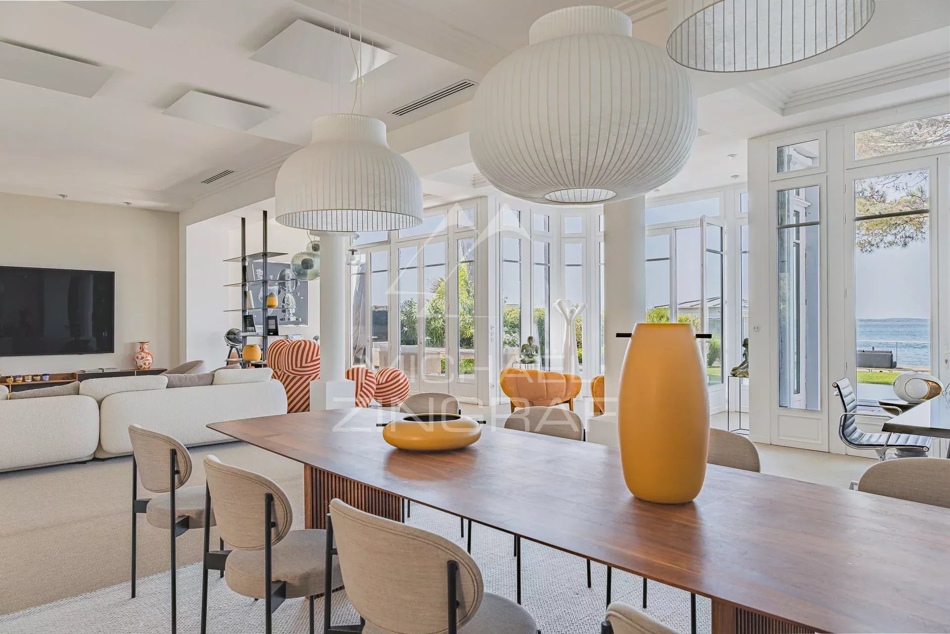Exceptional beachfront villa in Arcachon