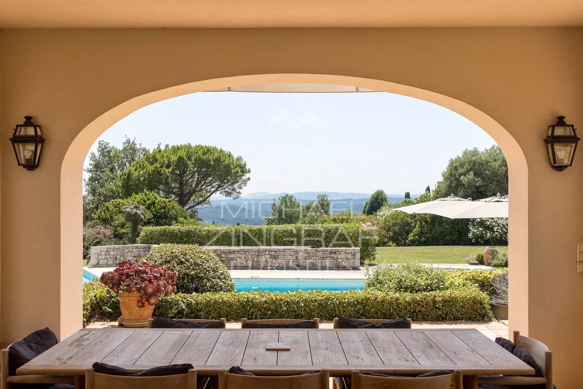 Magnifique propriété avec vue mer panoramique à pieds du village