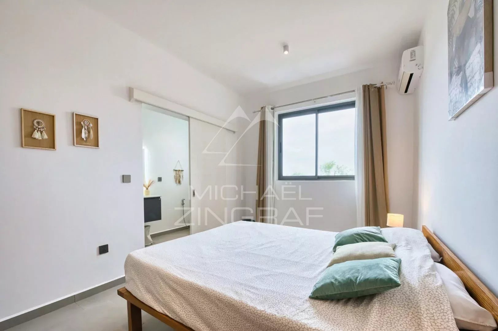 Appartement Neuf de 3 Chambres Entièrement Meublé à Pereybere