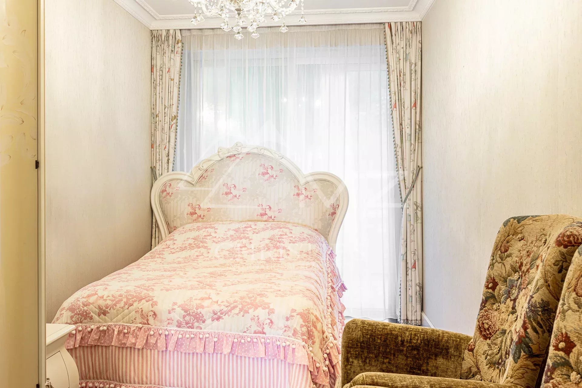 Hervorragende 4-Zimmer-Wohnung in einer prestigeträchtigen Residenz