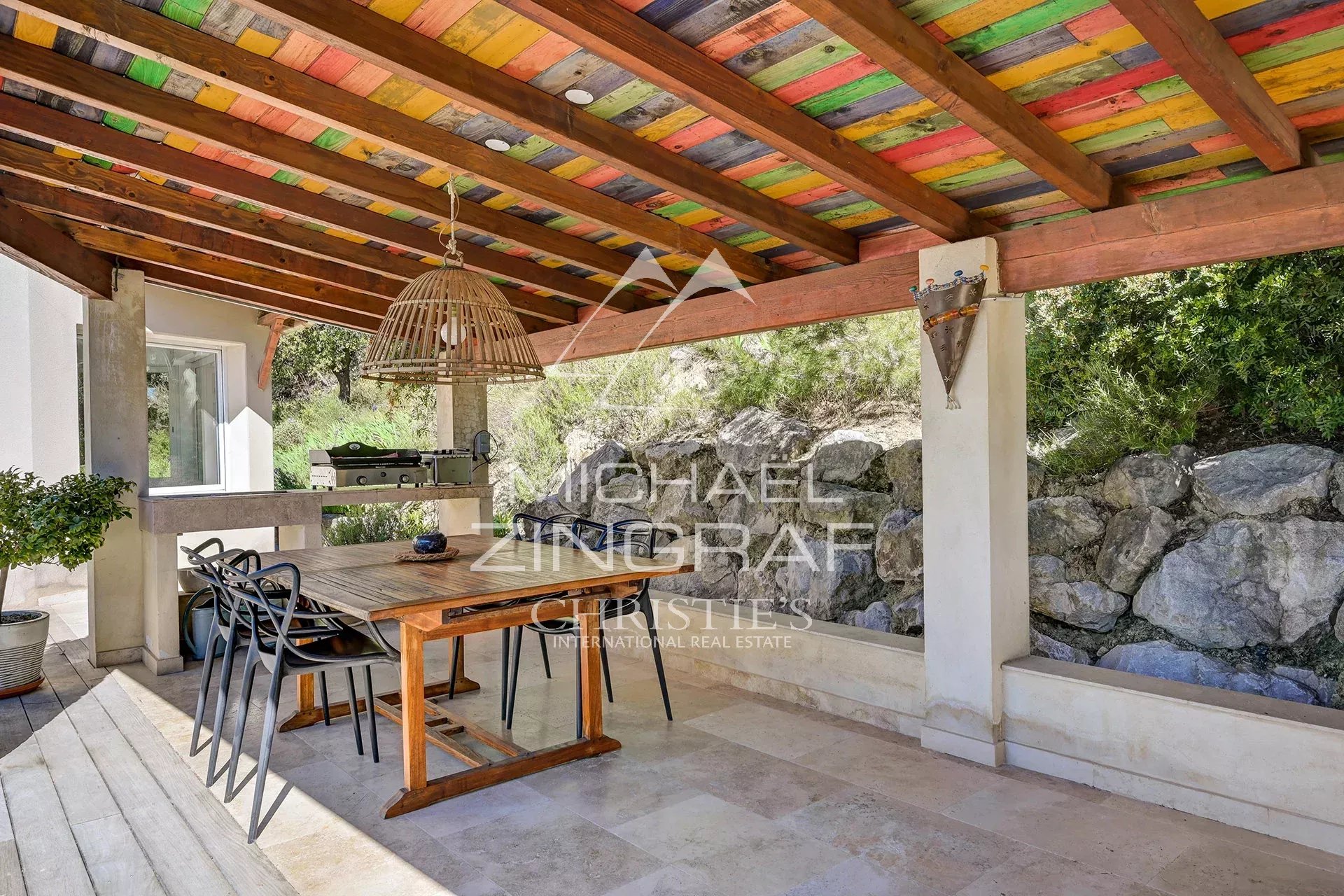 Helles, ruhiges Anwesen