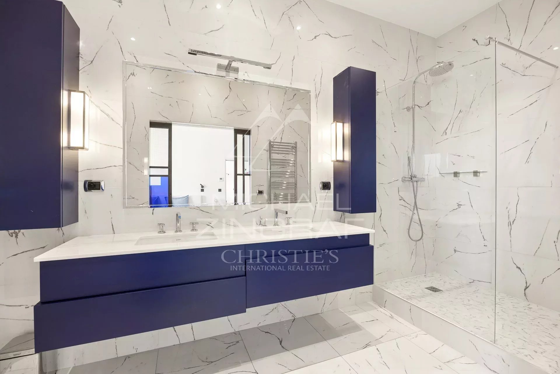 Vierzimmer-Wohnung mit Durchgang im Herzen von Cannes