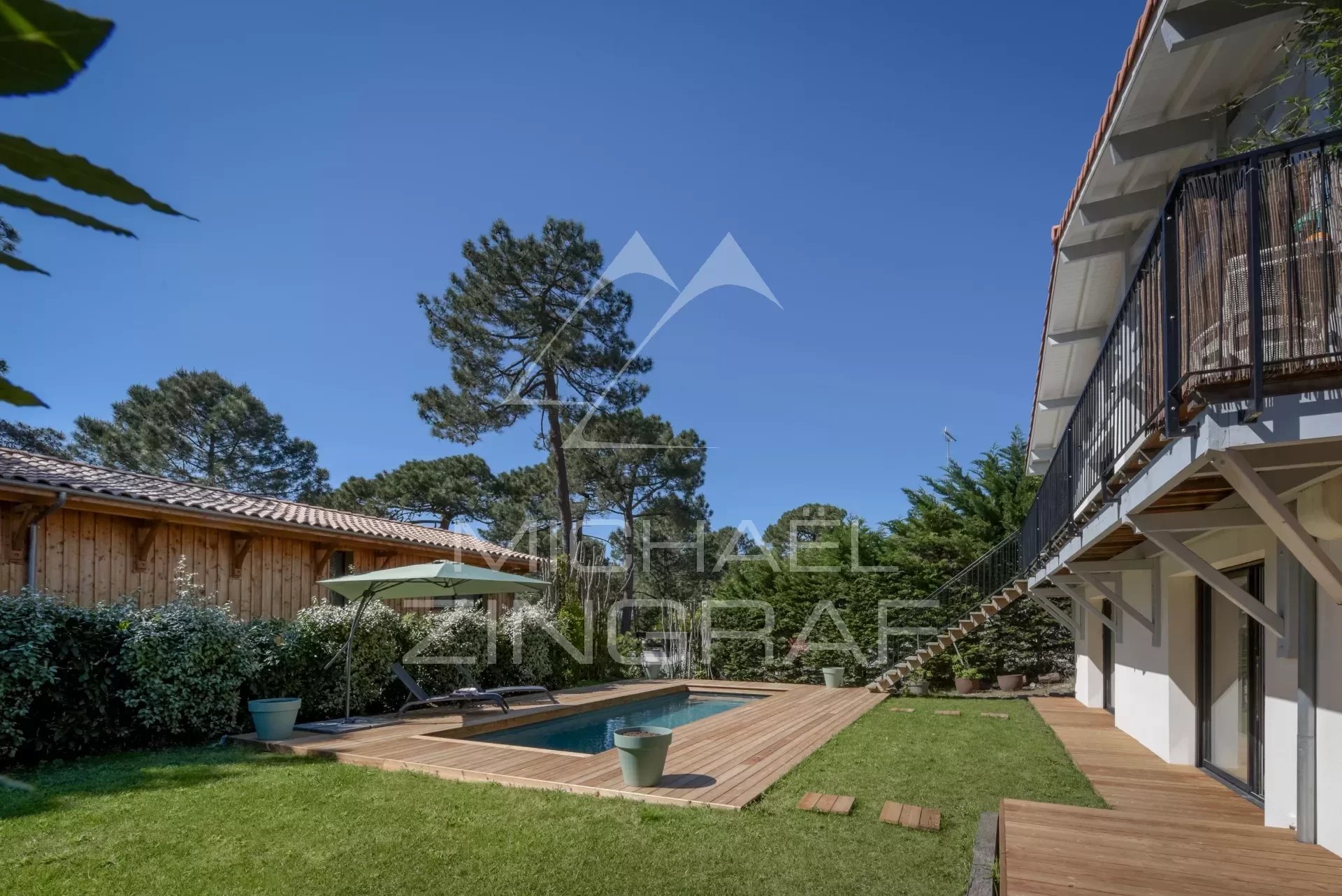 PYLA-SUR-MER, PROPERTY COMPOSED OF TWO HOUSES