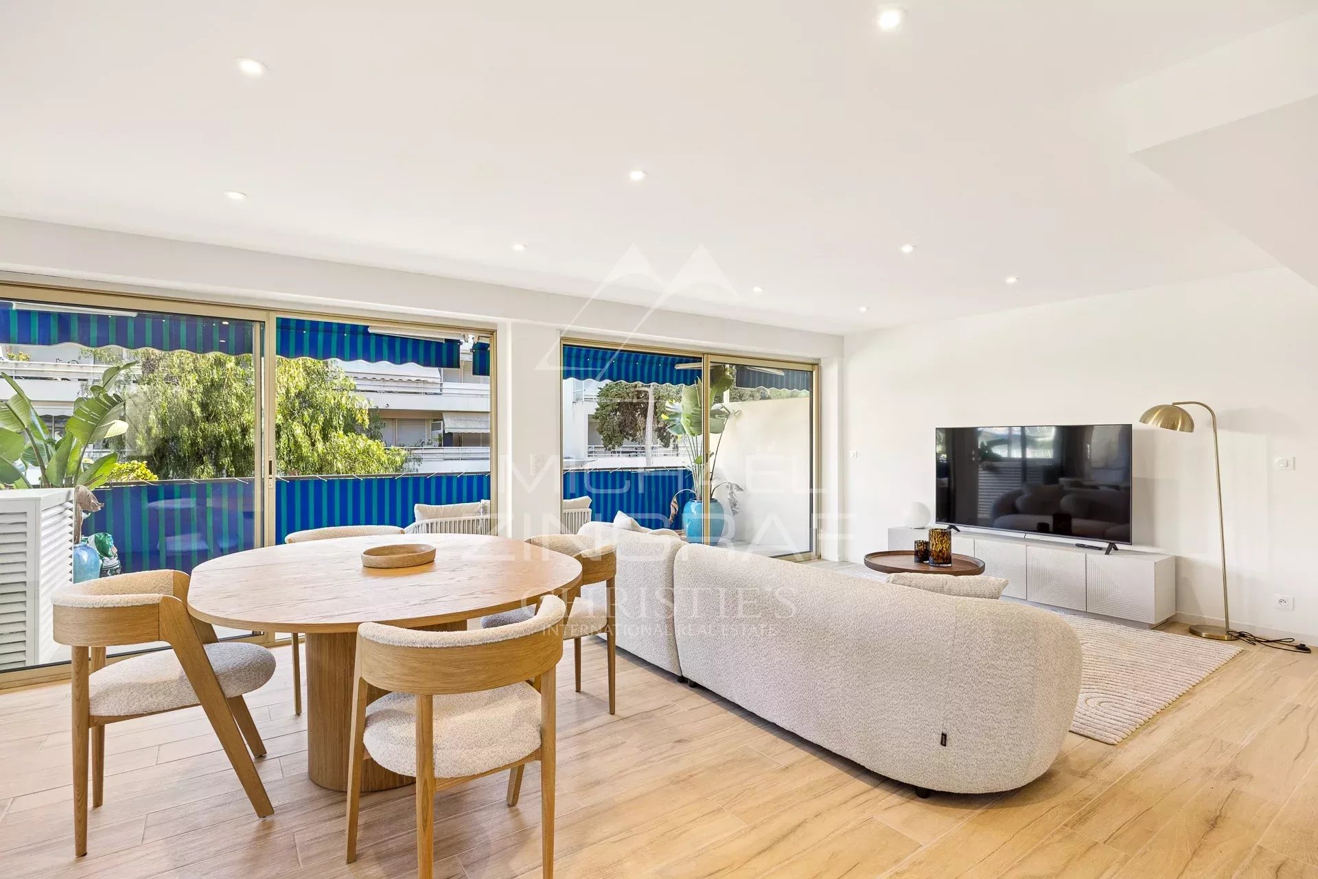 Cannes Palm Beach – Renovierte 4-Zimmer-Wohnung mit Terrassen