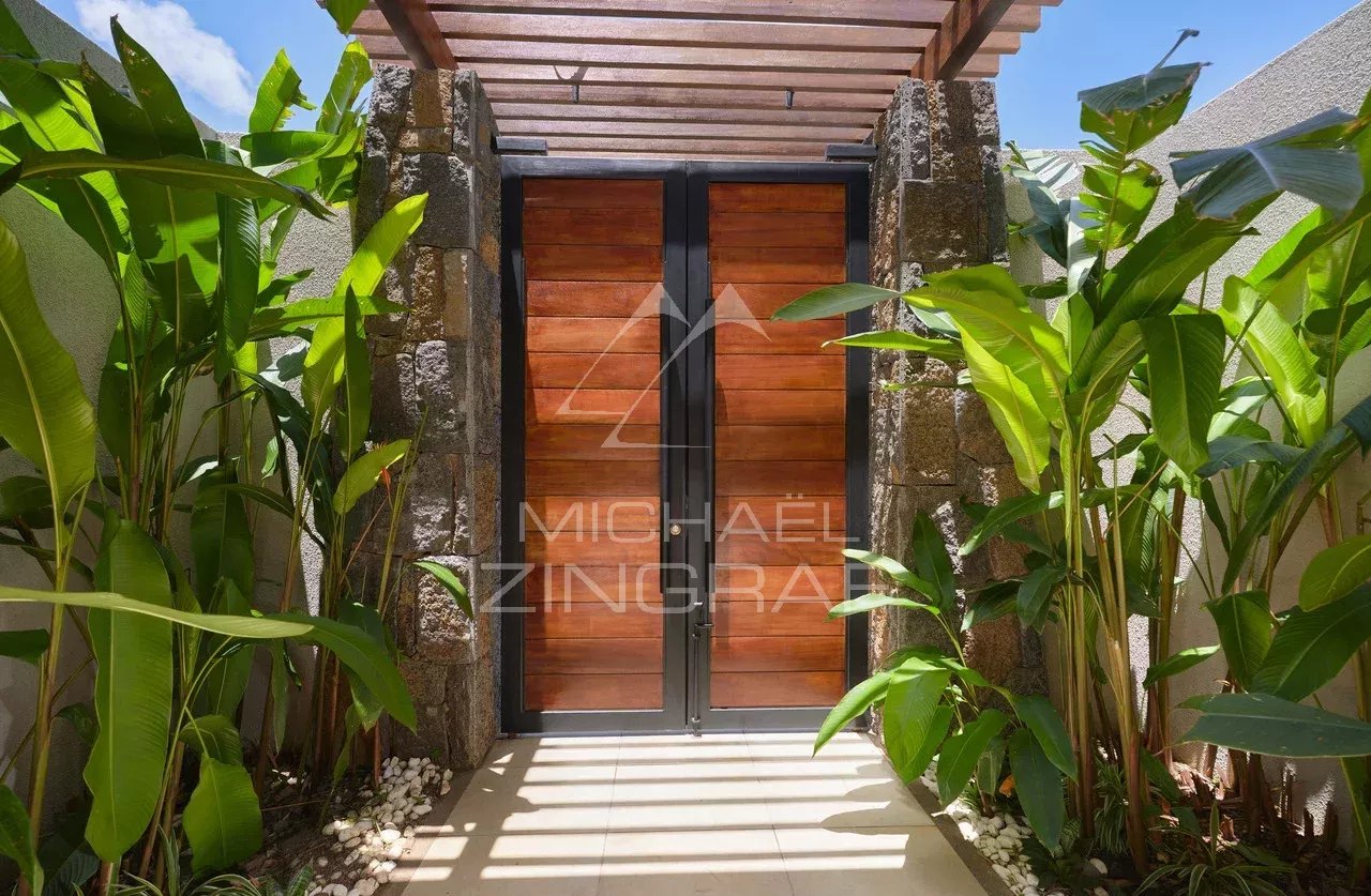 Villa avec piscine dans une résidence sécurisée à Péreybère