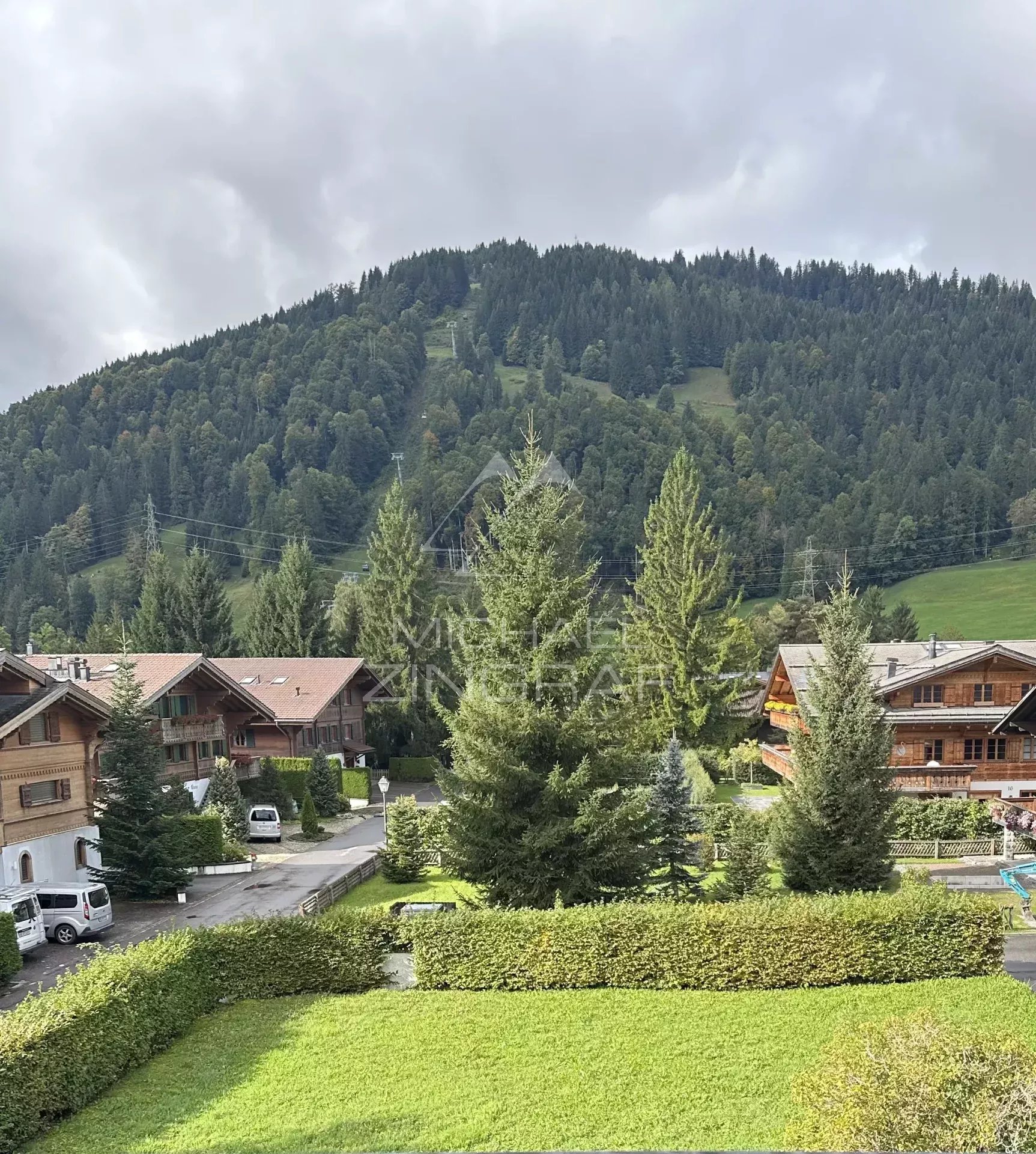 Attique chic à proximité du centre de Gstaad