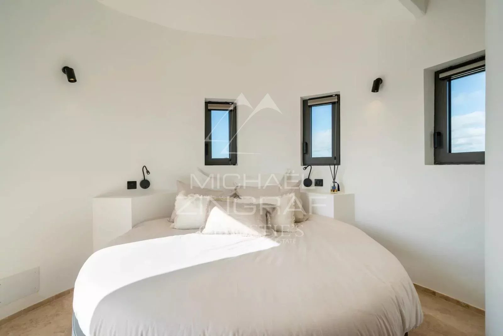 Cap d'Antibes West Side - Contemporary waterfront property - panoramic sea view