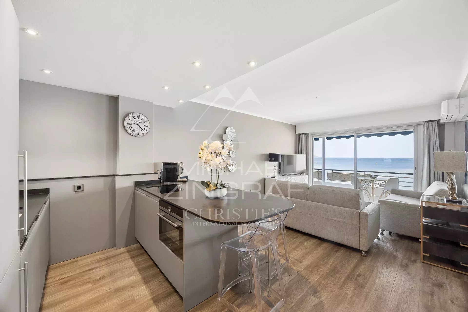 Exclusivité : Vue mer d’exception : un 2 pièces d’exception à Juan-les-Pins