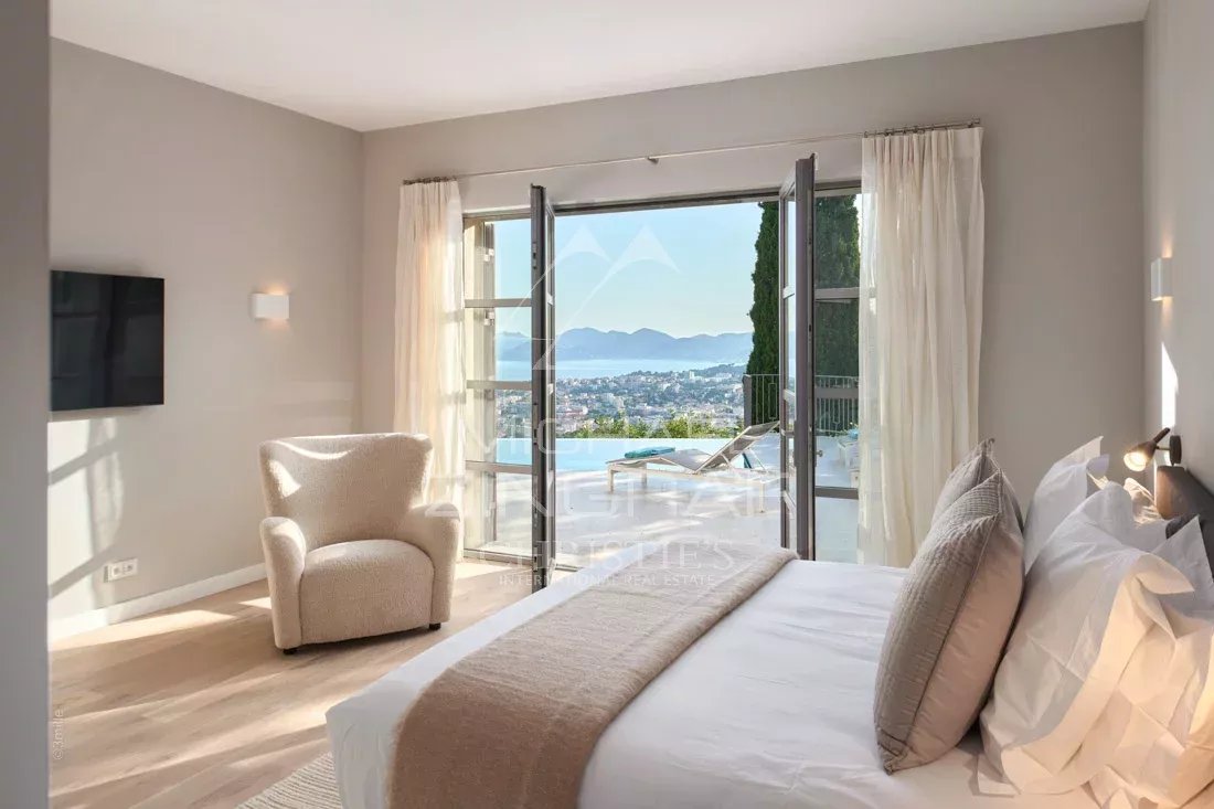 Hauteurs de Cannes - Vue mer panoramique - Propriété récemment rénovée