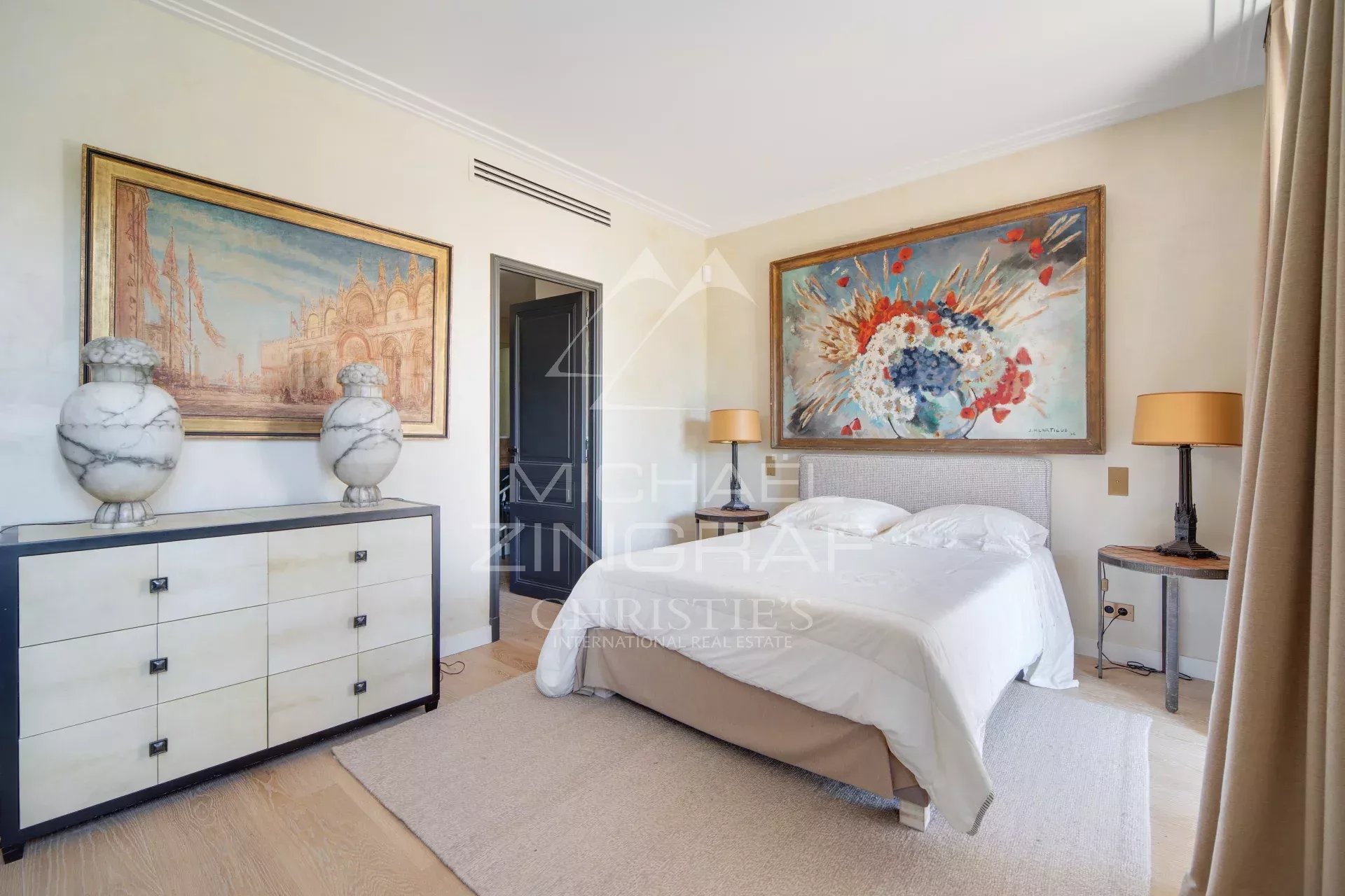 Centre-ville, à deux pas de la Place des Lices - Appartement avec studio attenant