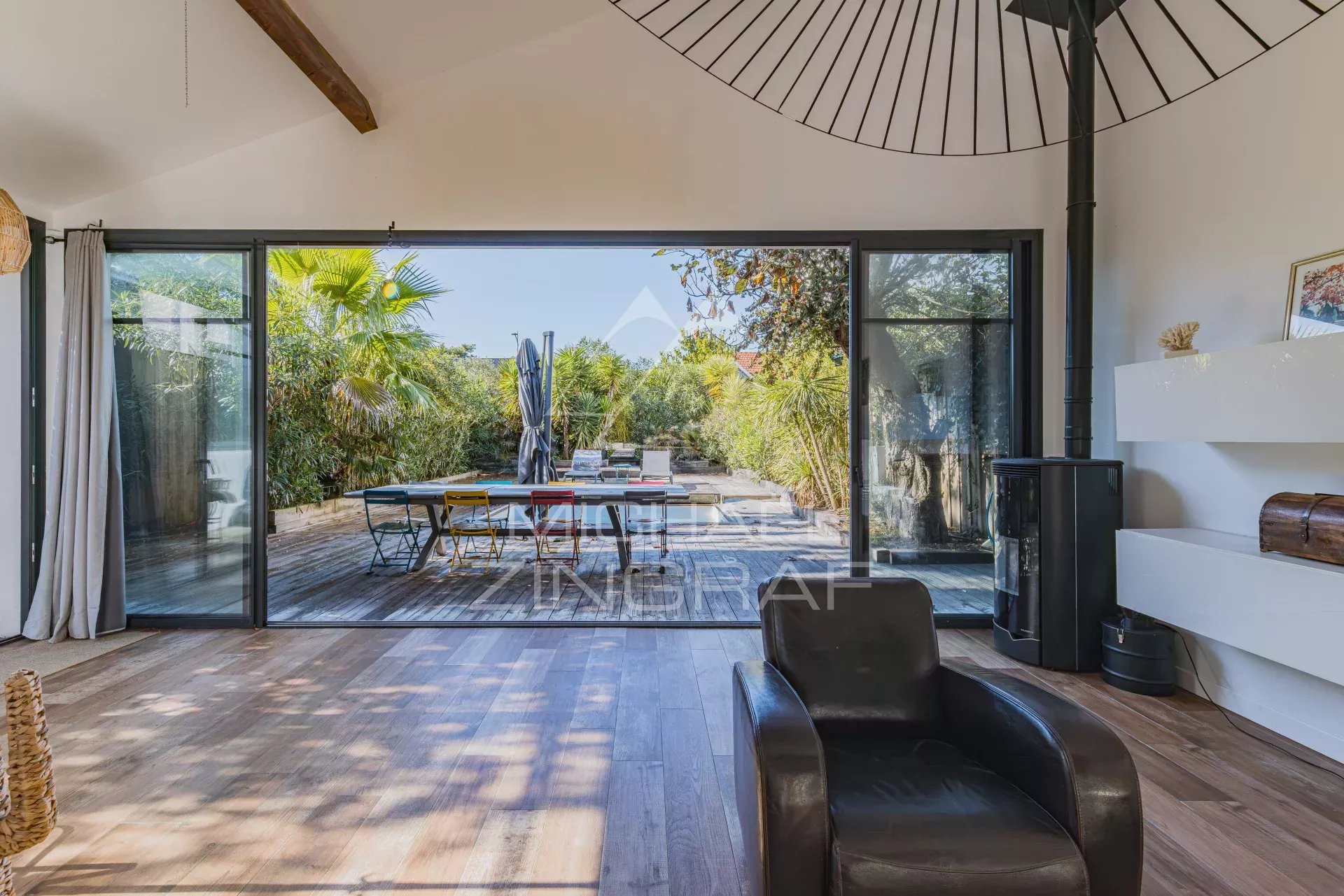 MOULLEAU / CERCLE DE VOILE – VILLA D’ARCHITECTE AVEC PISCINE, PLAGE À PIED