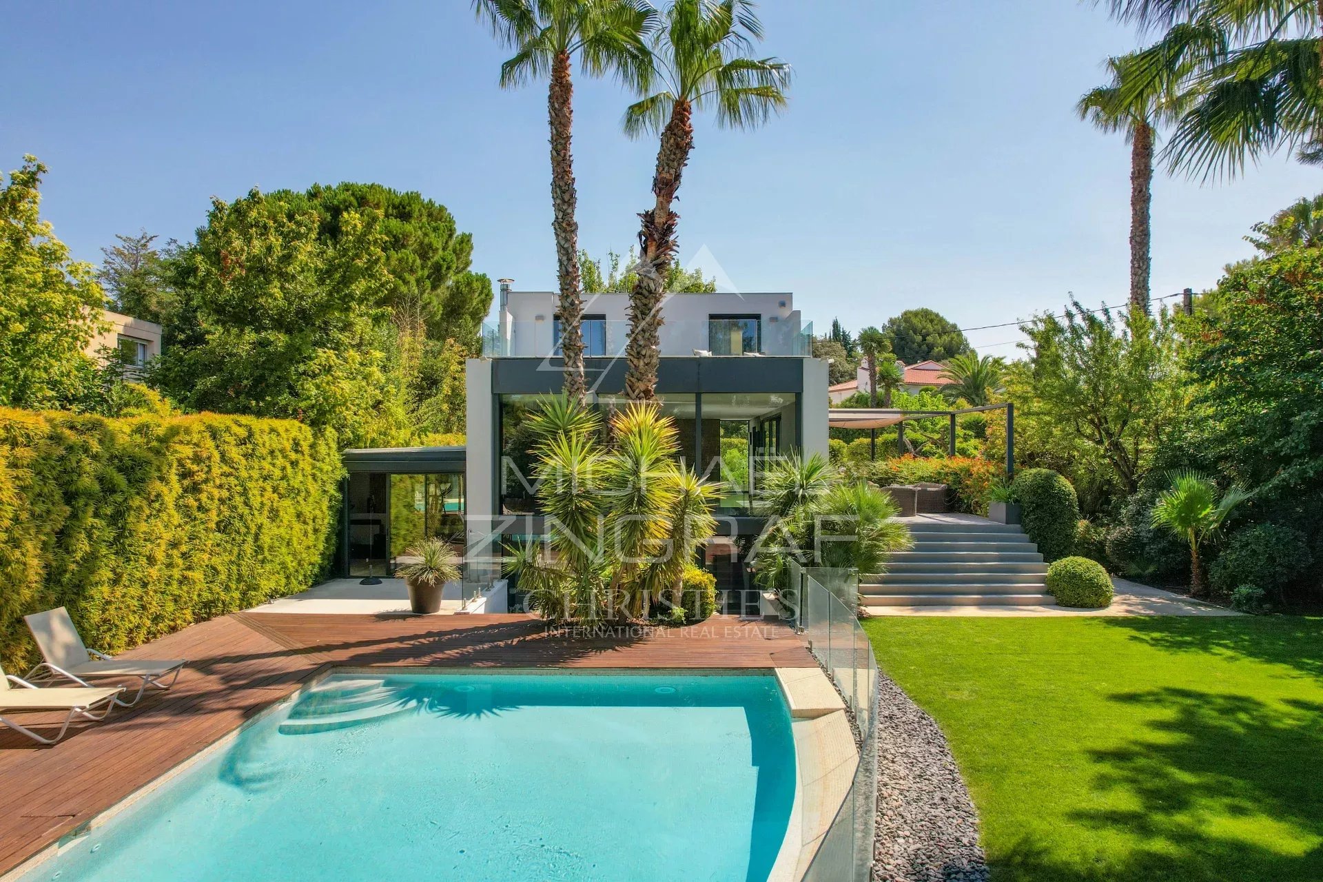 Domaine exclusif - belle villa contemporaine proche de la plage