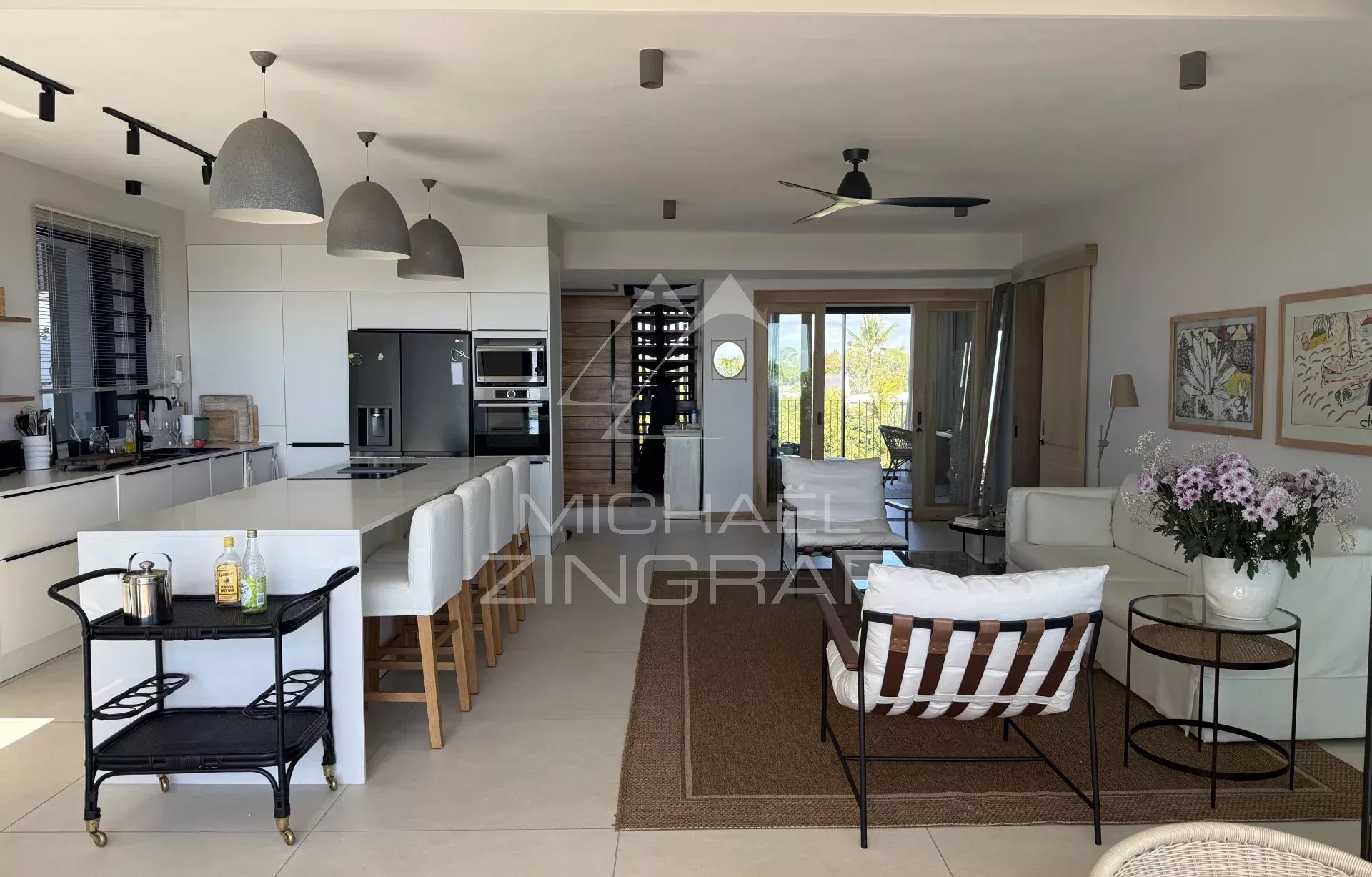 Luxury Penthouse with Sea Views – Pointe aux Canonniers