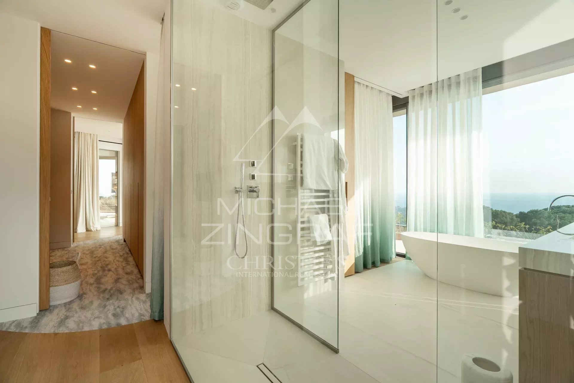 La Réserve - An Iconic Contemporary Residence with Panoramic Sea Views