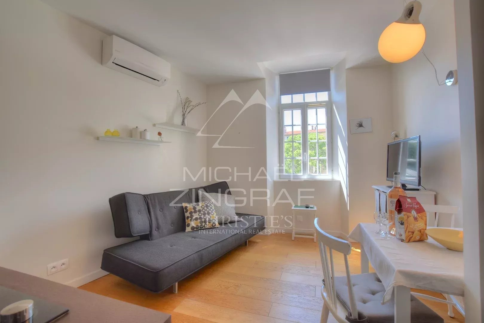 Income-Producing Building in the Heart of Antibes’ Old Town