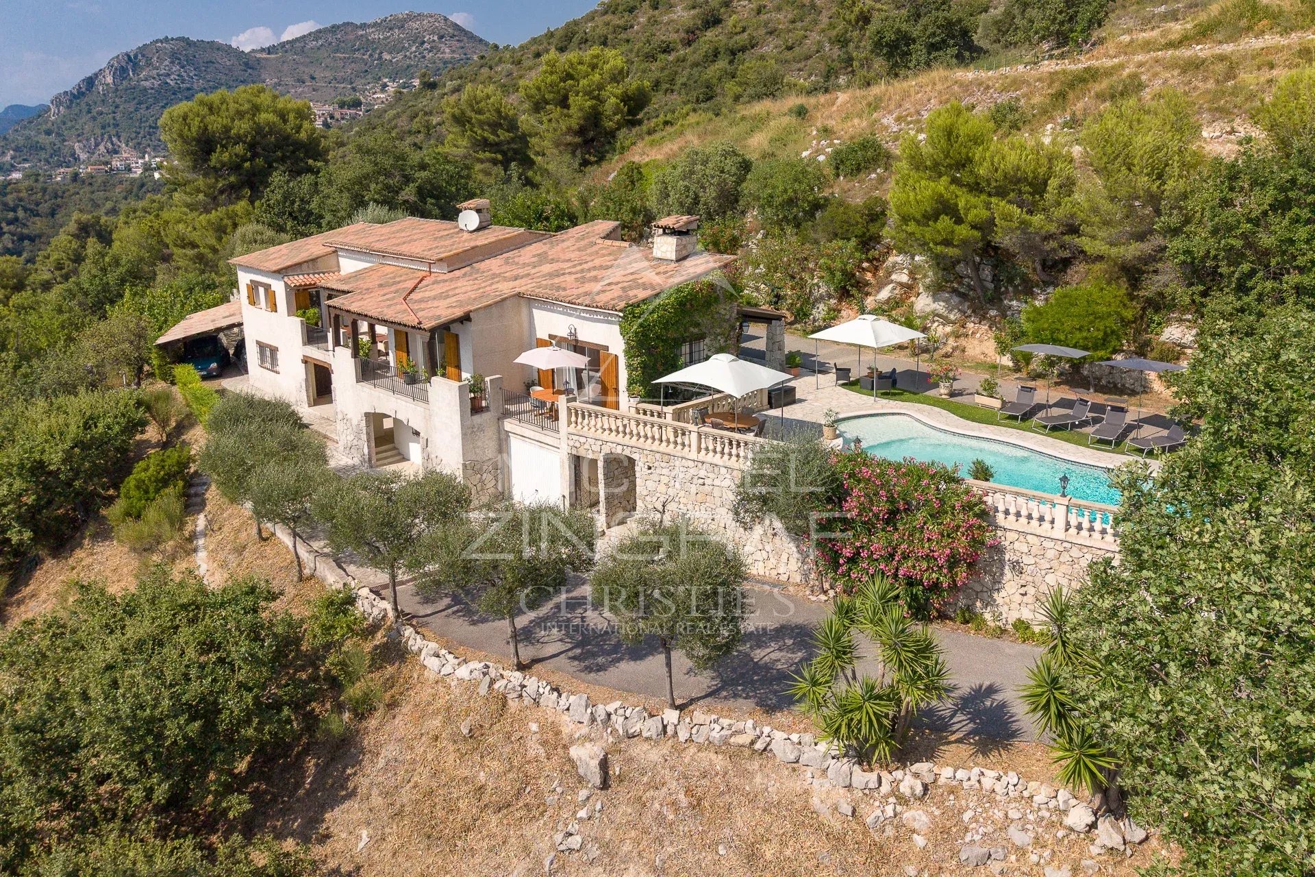 Close to Nice – Aspremont – Charming property with panoramic views