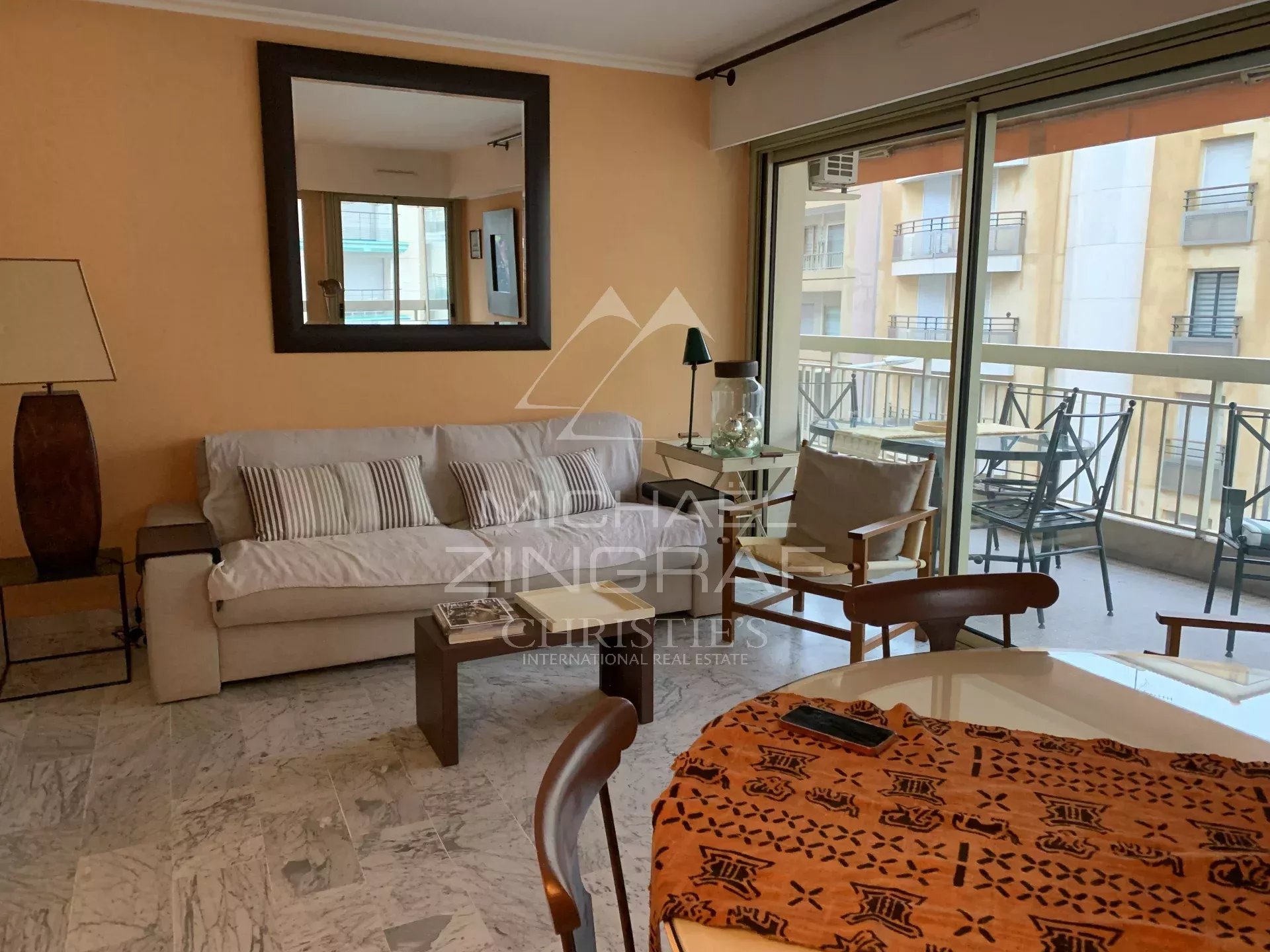 CANNES BANANE – 2-ZIMMER-WOHNUNG MIT TERRASSEN UND PARKPLATZ