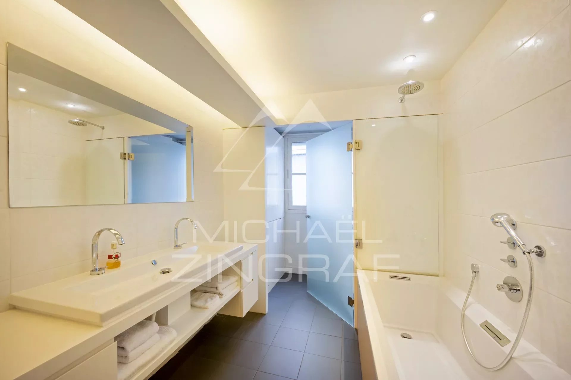 Exclusive - FOR SALE - Apartment 95m² Paris VIII Faubourg Saint Honoré
