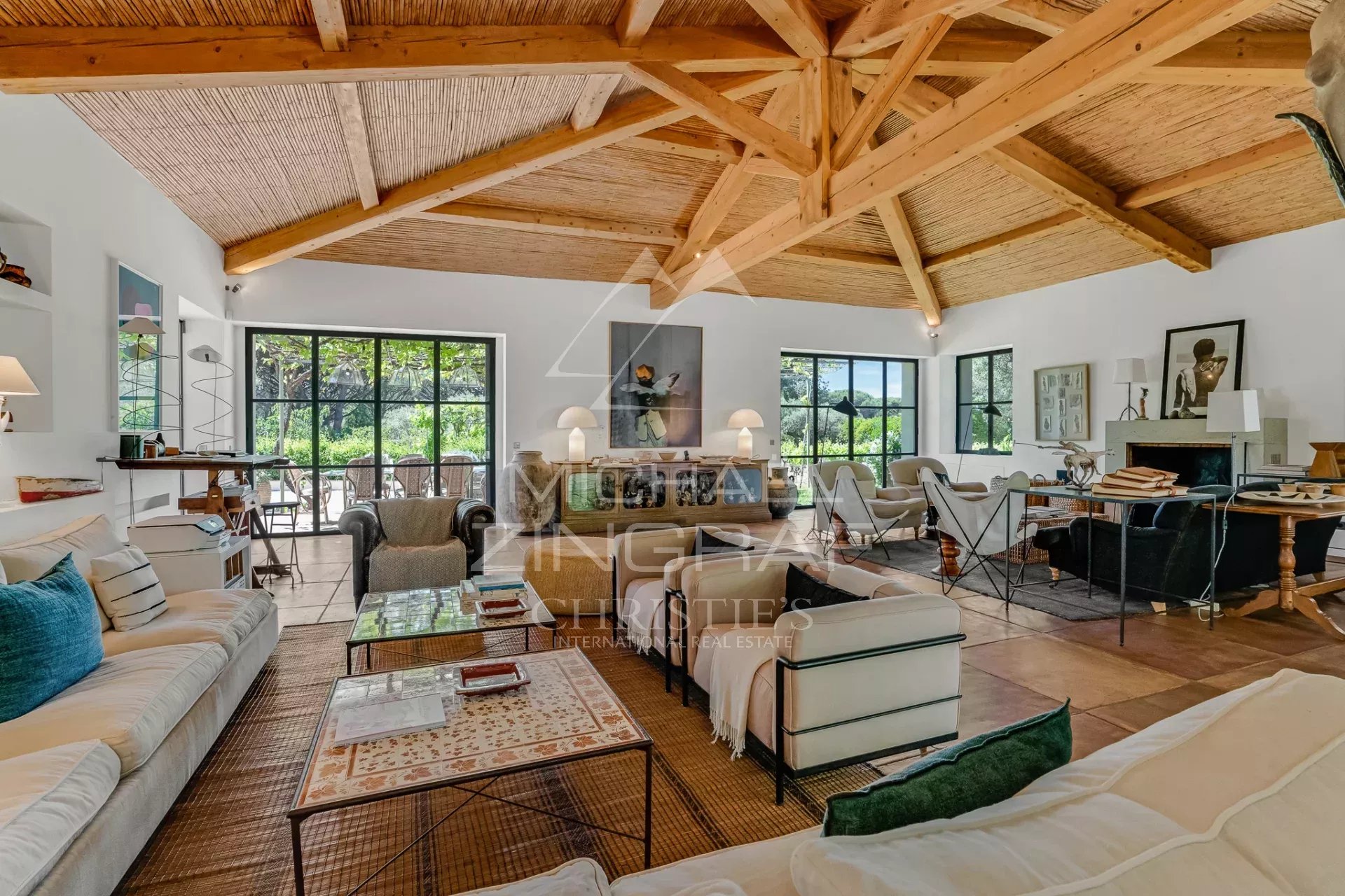 Magnificent property with tennis court - Les Salins, la Moutte