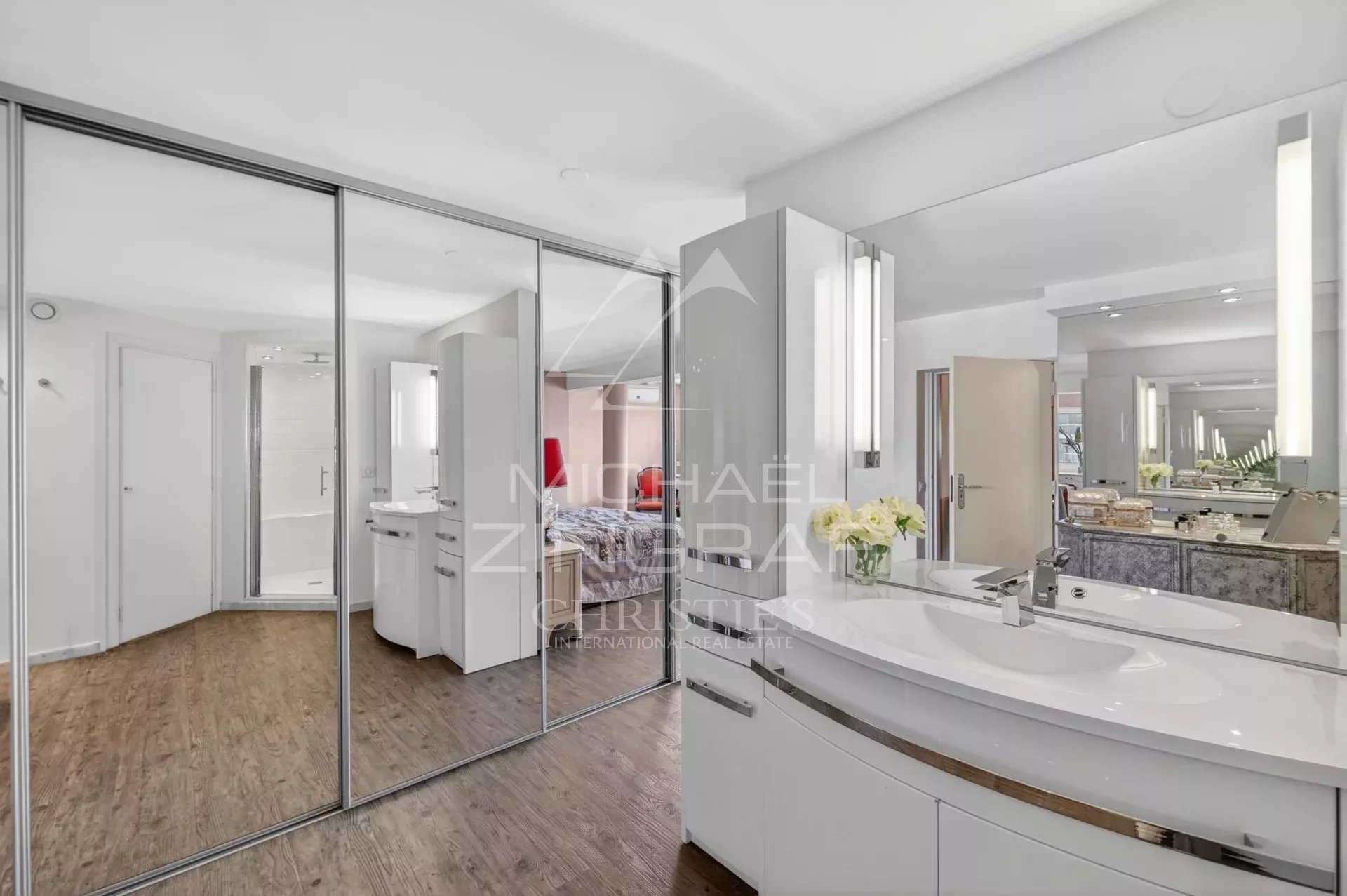 EXCLUSIVITE-CANNES APPARTEMENT D'EXCEPTION  DANS UNE RESIDENCE DE STANDING